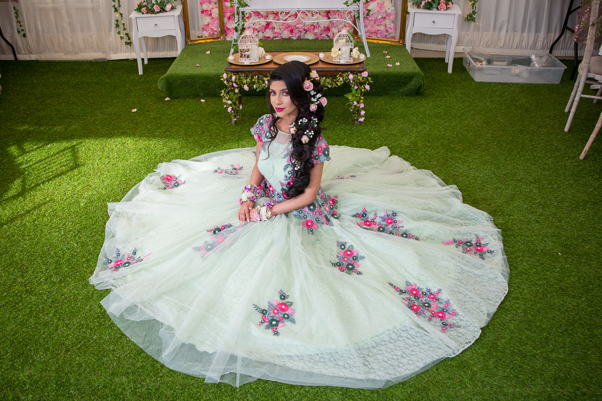 Female-Asian-wedding-photographer-london-mehndi-cardiff-natalia-smith-smita-photography-0080.jpg