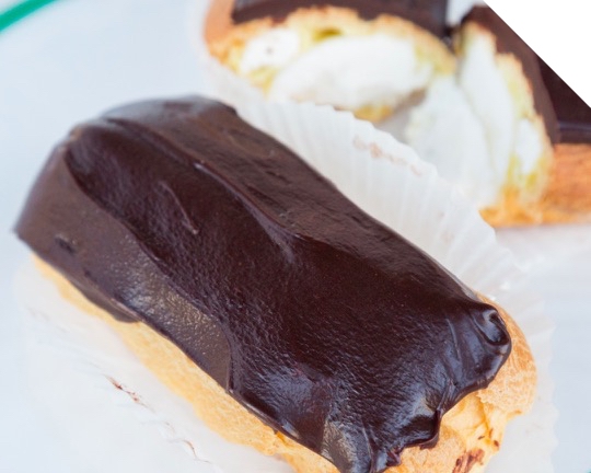 Diandas Italian American Pastry_Eclair_2880x2304_IG_1080x1080_Matcha.JPG