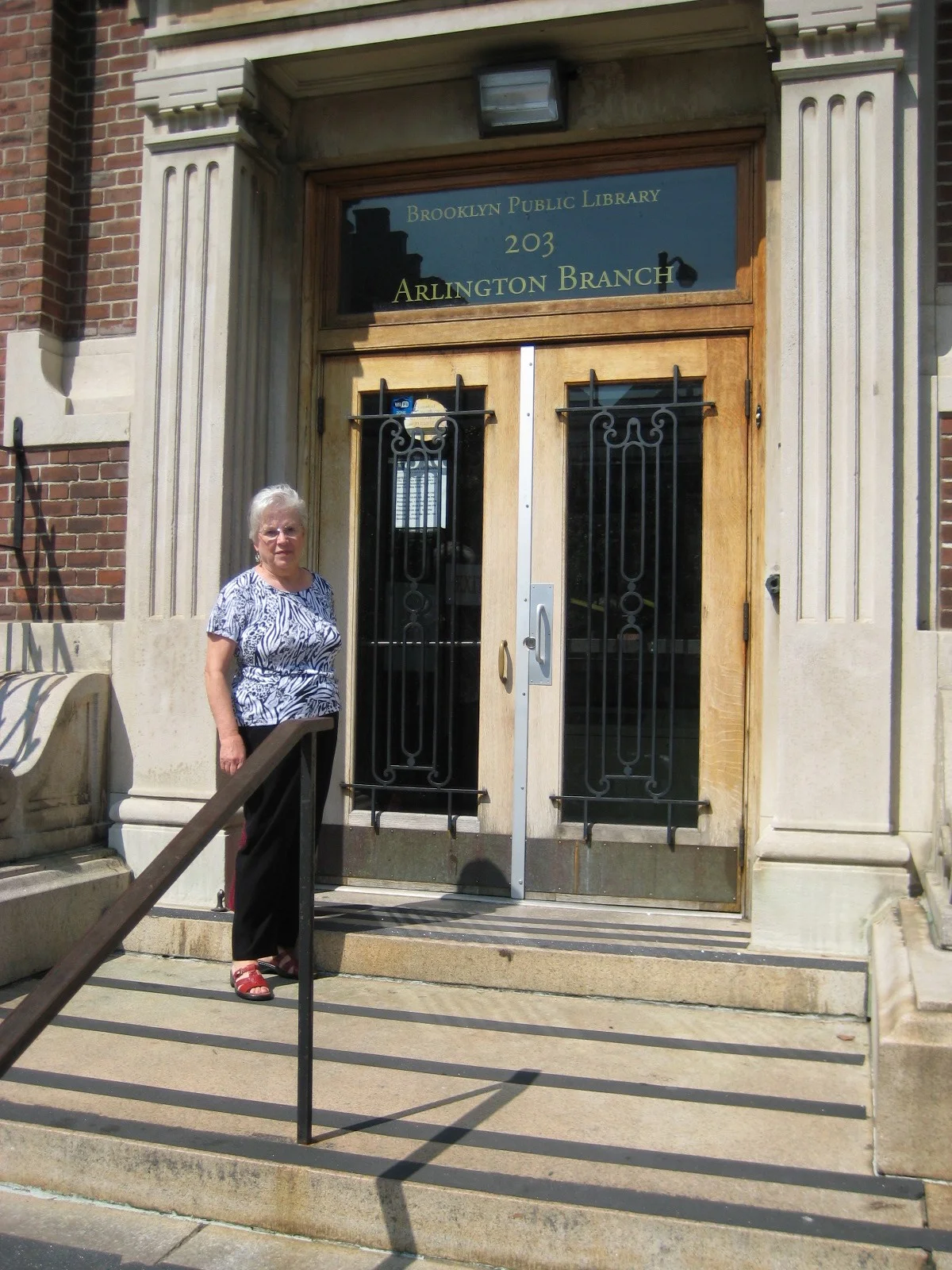 Arlington Public Library.jpg