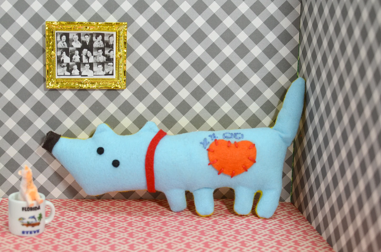 01.DOG-BlueOrangeHeart02.jpg