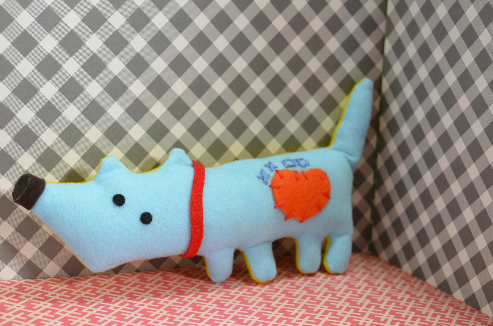 01.DOG-BlueOrangeHeart04.jpg
