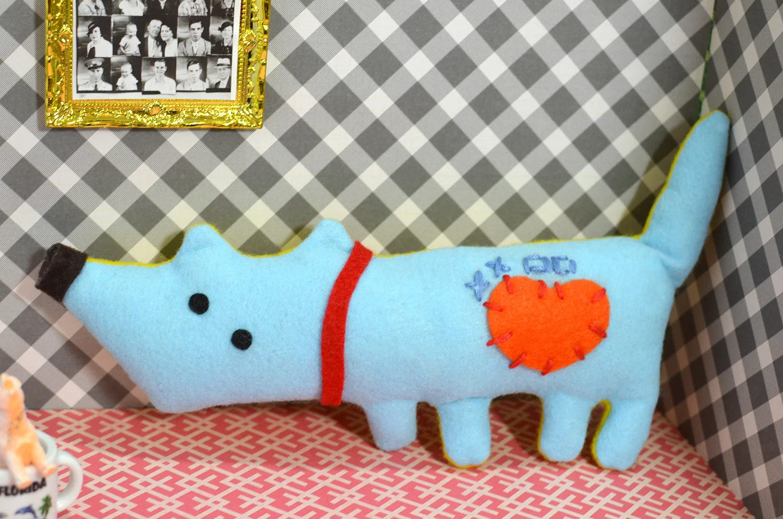 01.DOG-BlueOrangeHeart03.jpg