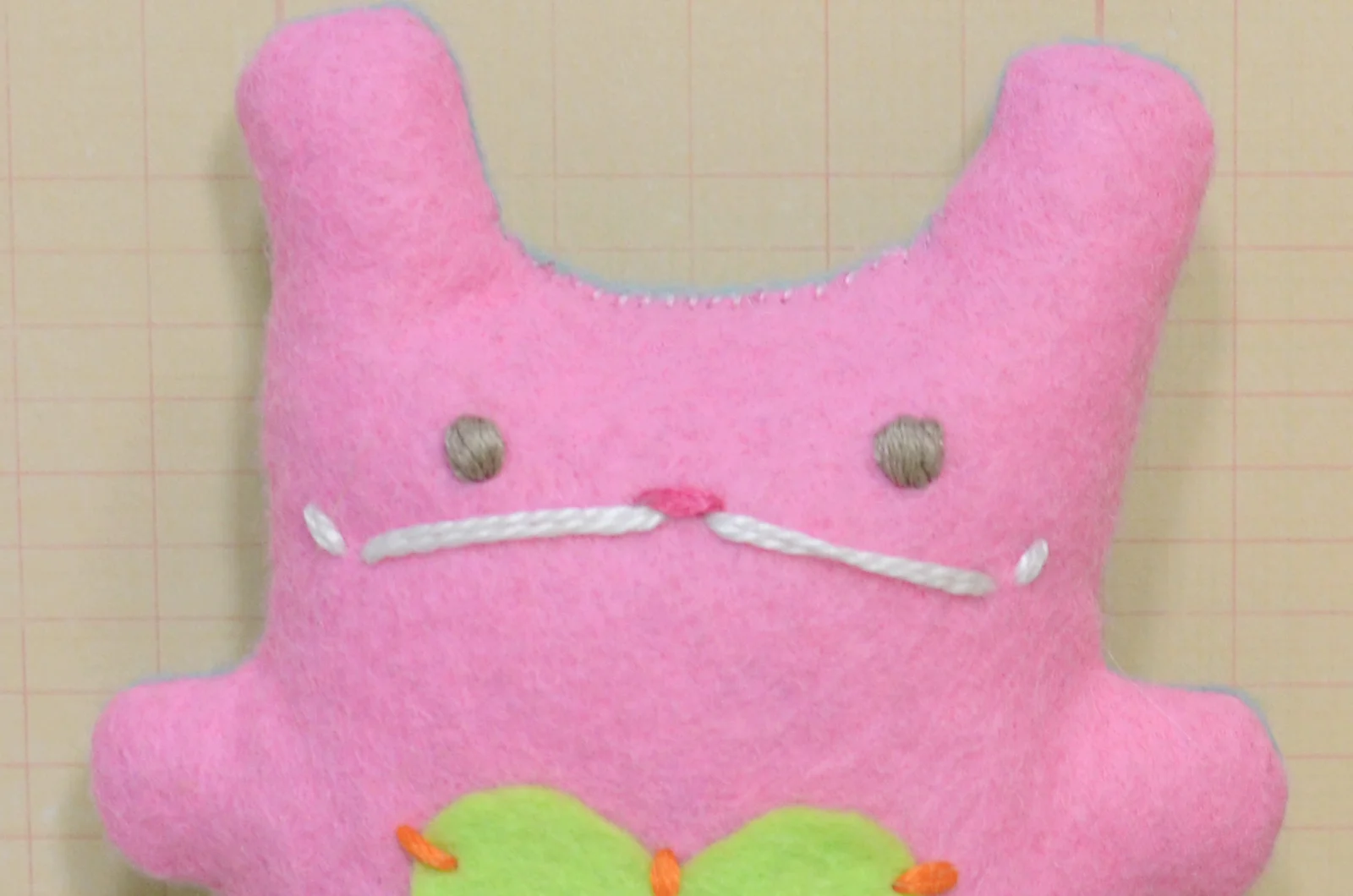 04.SMALL-BubblegumBriteGreenHeart03.jpg