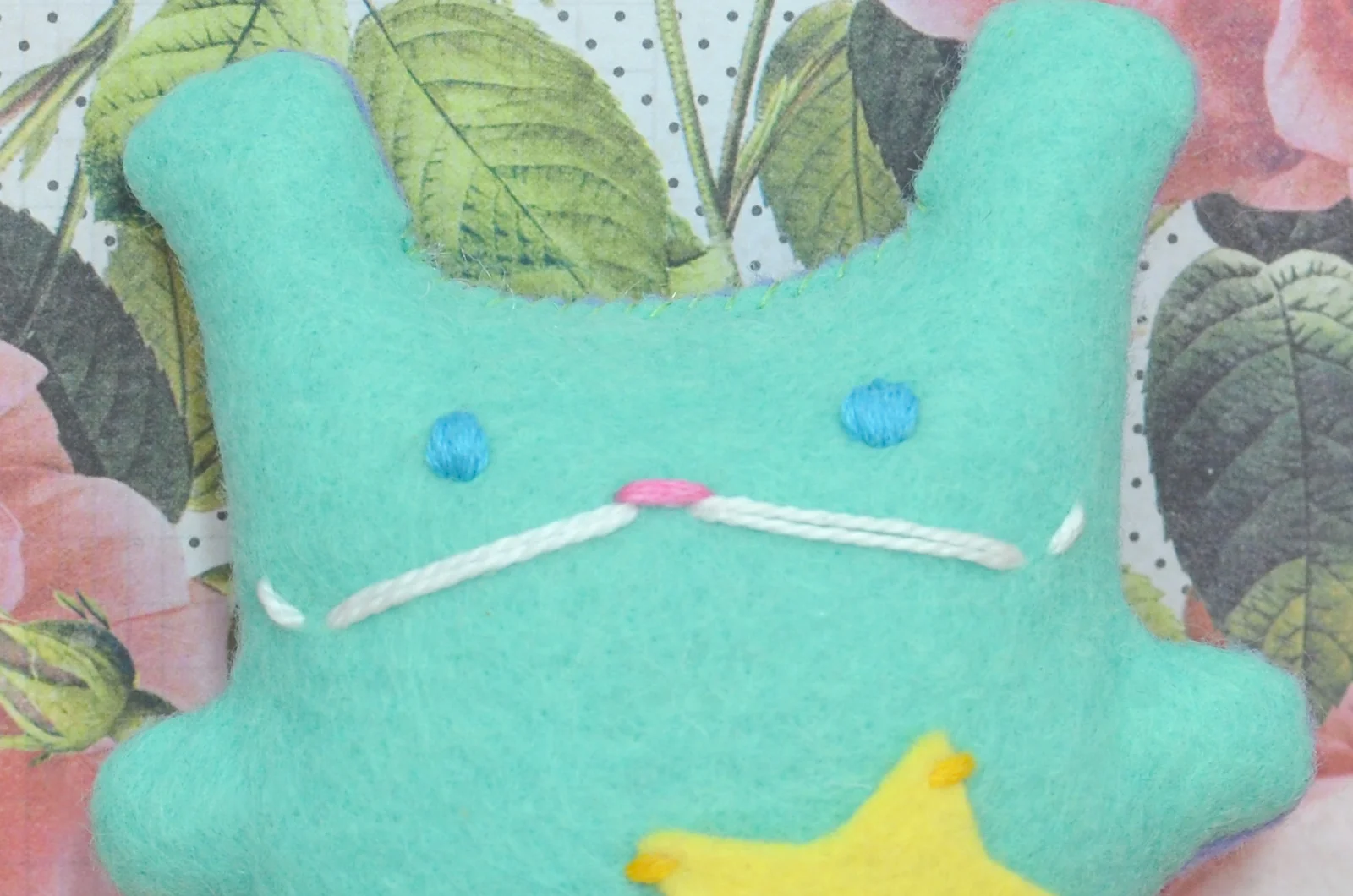 01.SMALL-Green-YellStar05.jpg