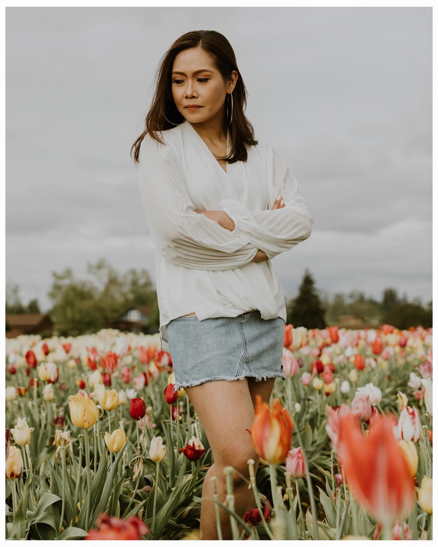 4 moods with @authoredbyadventure. Thank you for the trust with these! I felt like I received the official stamp of &ldquo;Oregon based photographer&rdquo; after shooting here. It&rsquo;s an iconic spot for a reason. 🤷🌷
#youareastoryworthtelling 
.