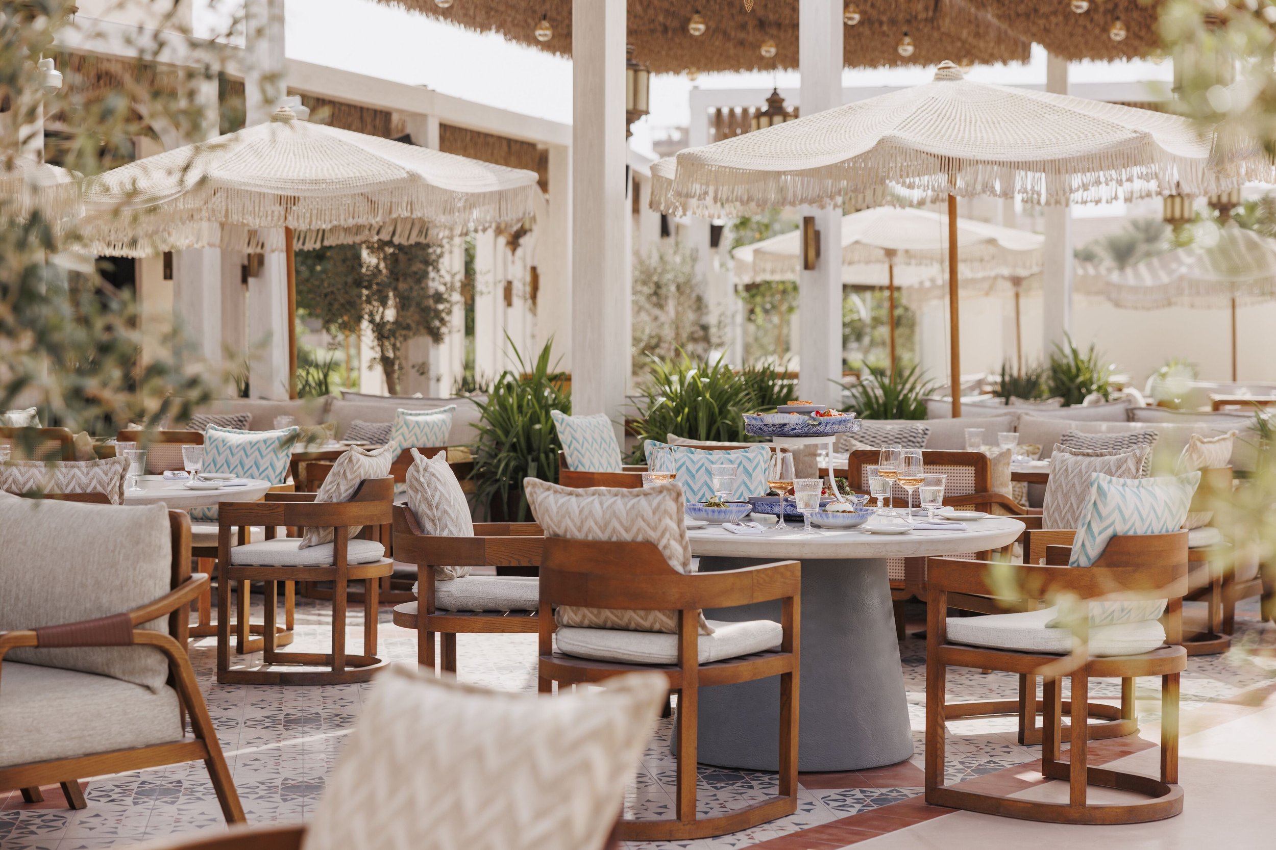 Medium_resolution_150dpi-Jumeirah Beach Hotel - F&B - Nuska - Table Setup.jpg