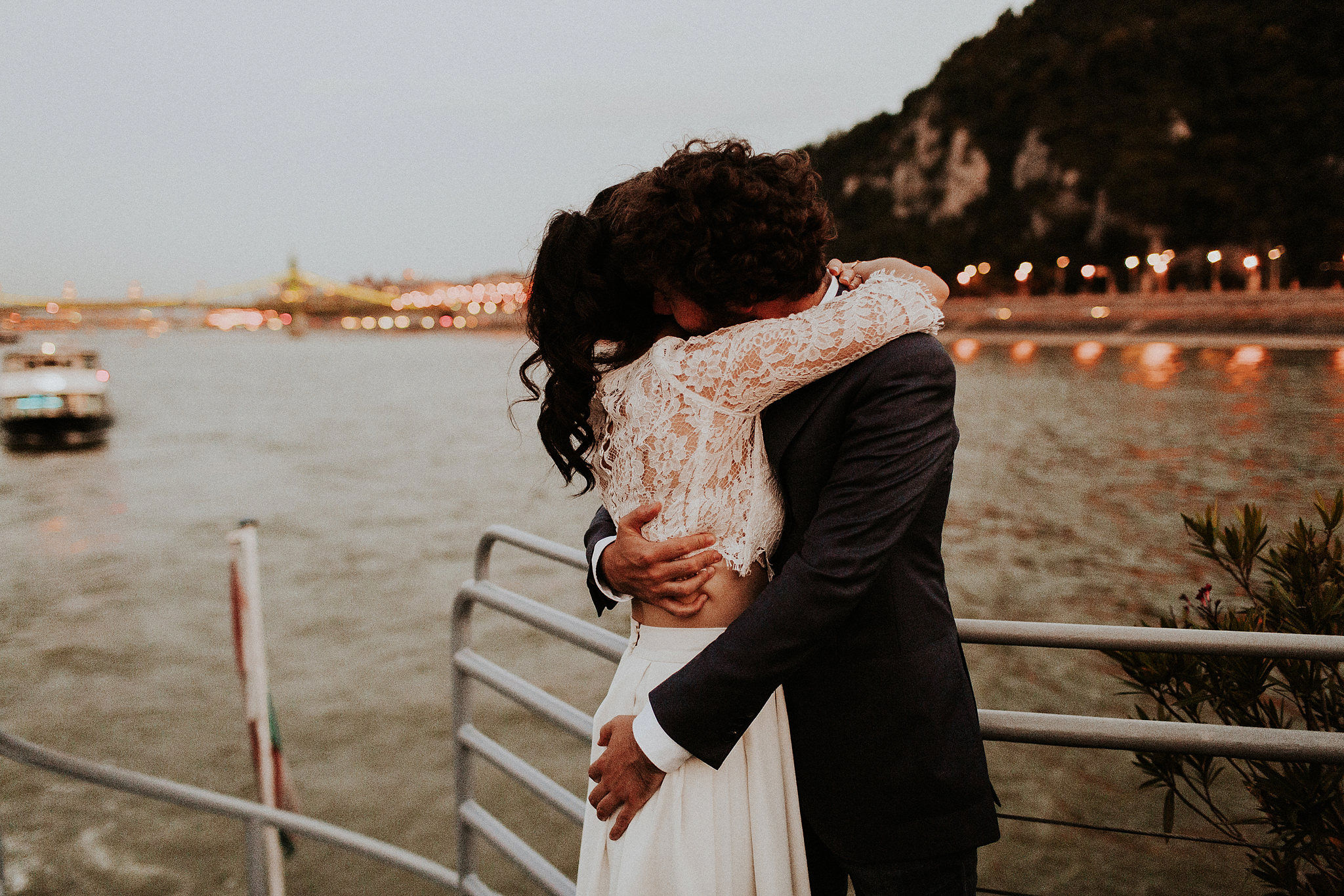 Sandra+Benjamin_boat_small_145.jpg