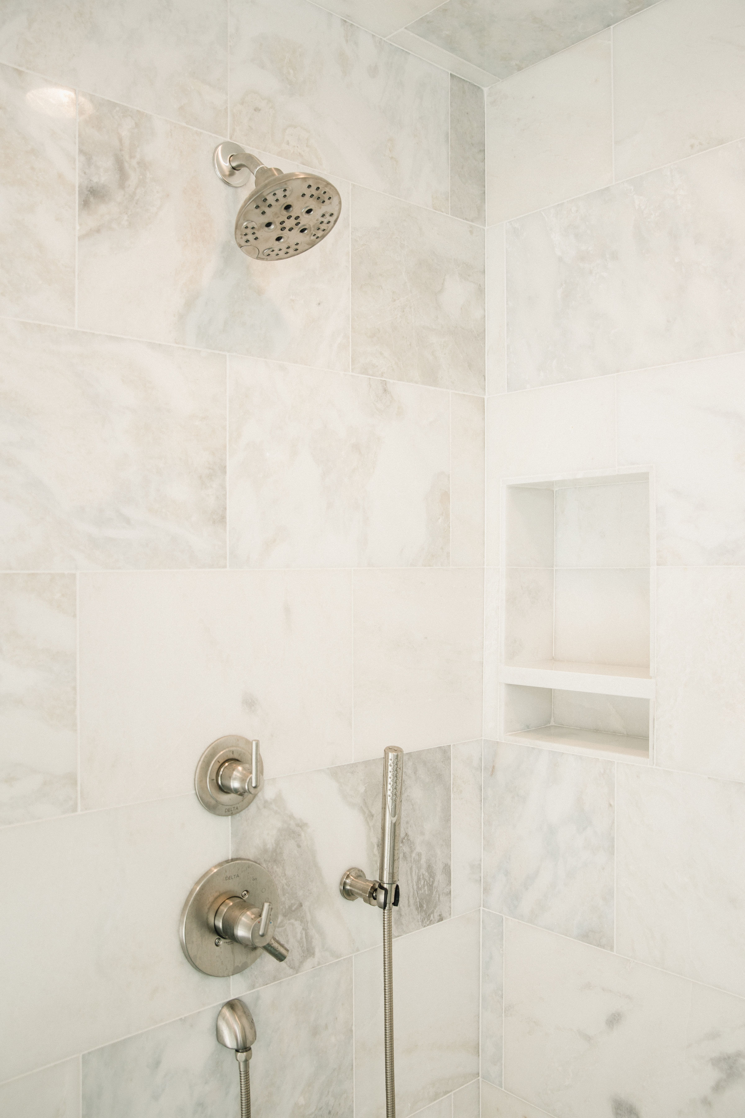 sophieeptonphotographydianabathroom-21 copy.jpg