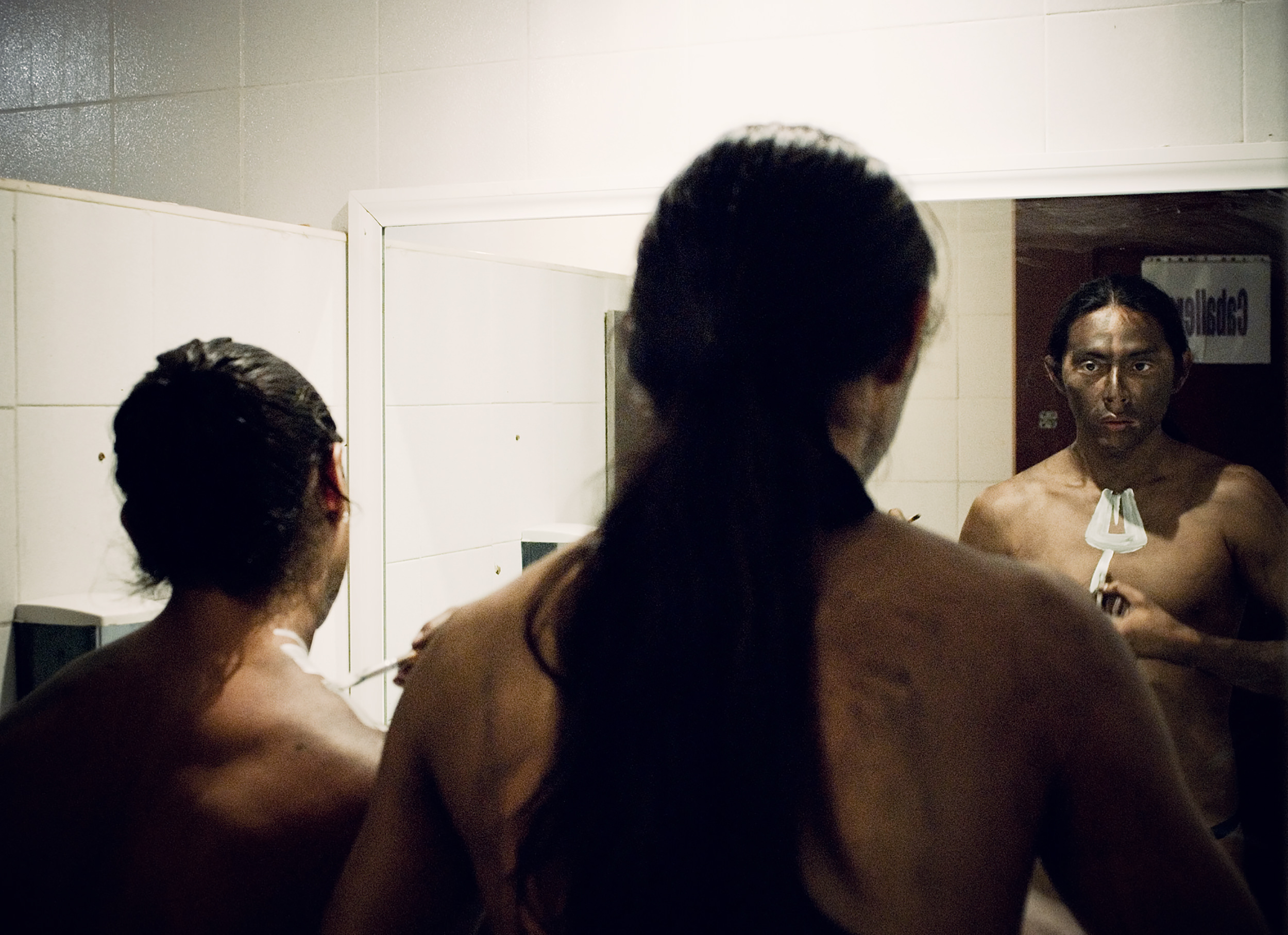 wojtek-jakubiec-photographer-montreal-mayan-mexico-documentary-Mayan-Men-getting-ready-for-show.jpg