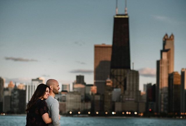 Windy City Love. (My @roostmke feed is in algorithm hell currently - so I&rsquo;m sharing a few photos from my wedding and portrait work there in this feed. 
#roostmke #marriedinchicago