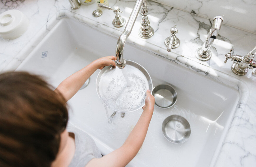 Cleaning Supplies Comparison- By Guest Blogger Elizabeth Kyle