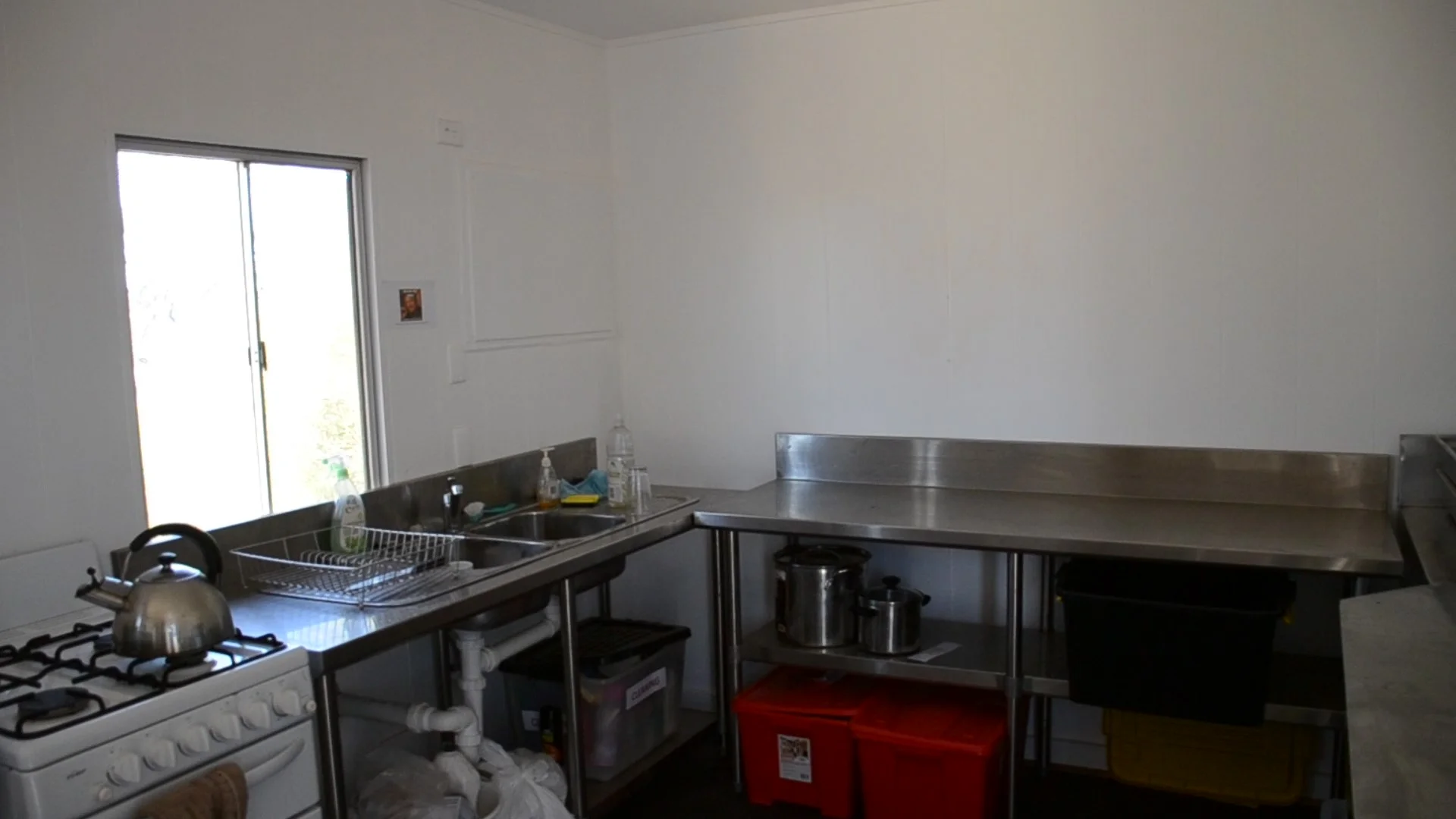 In 2017 we completely refurbished the kitchen and connected the water tank to the kitchen.