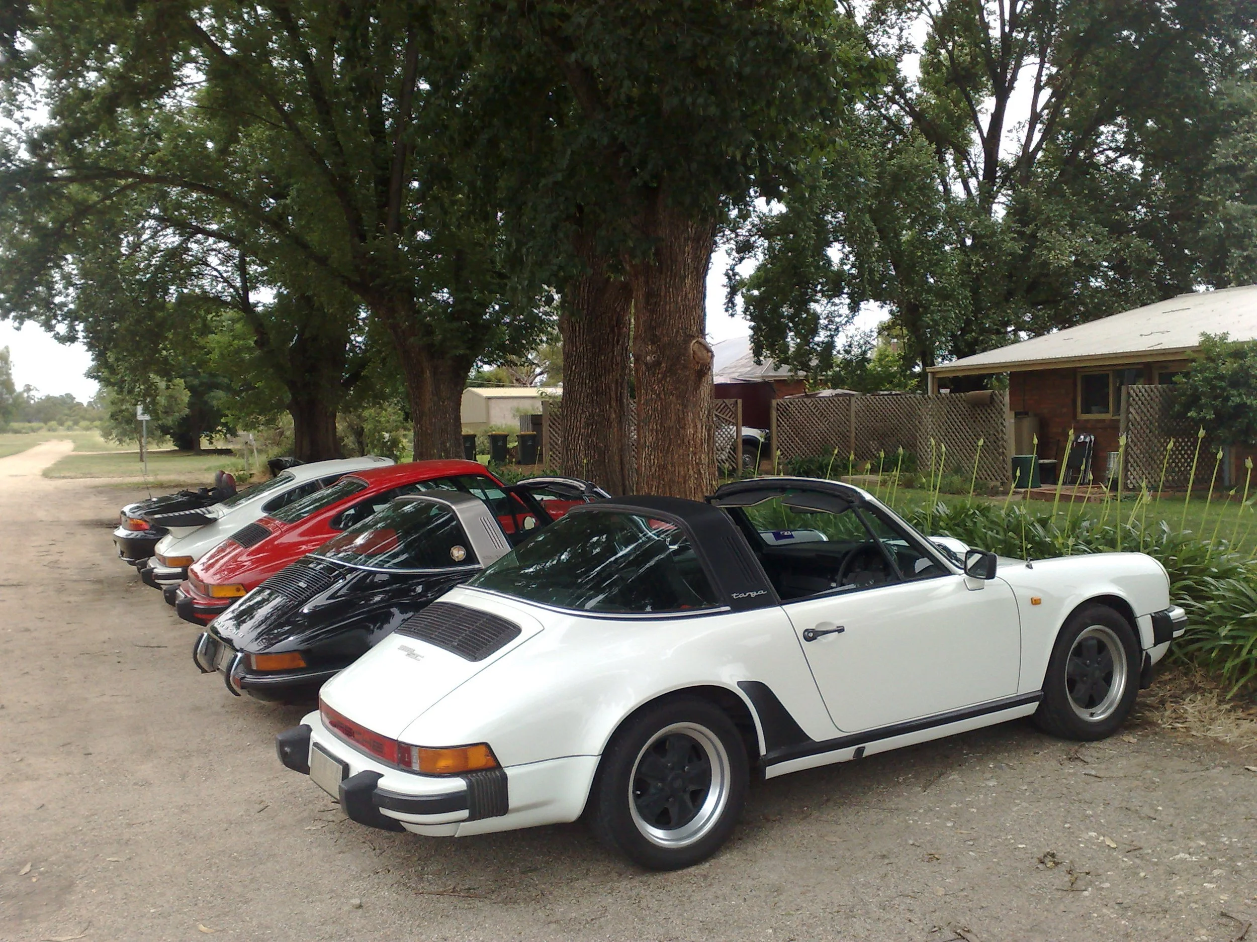 Porsches, King River Cafe 2009.jpg