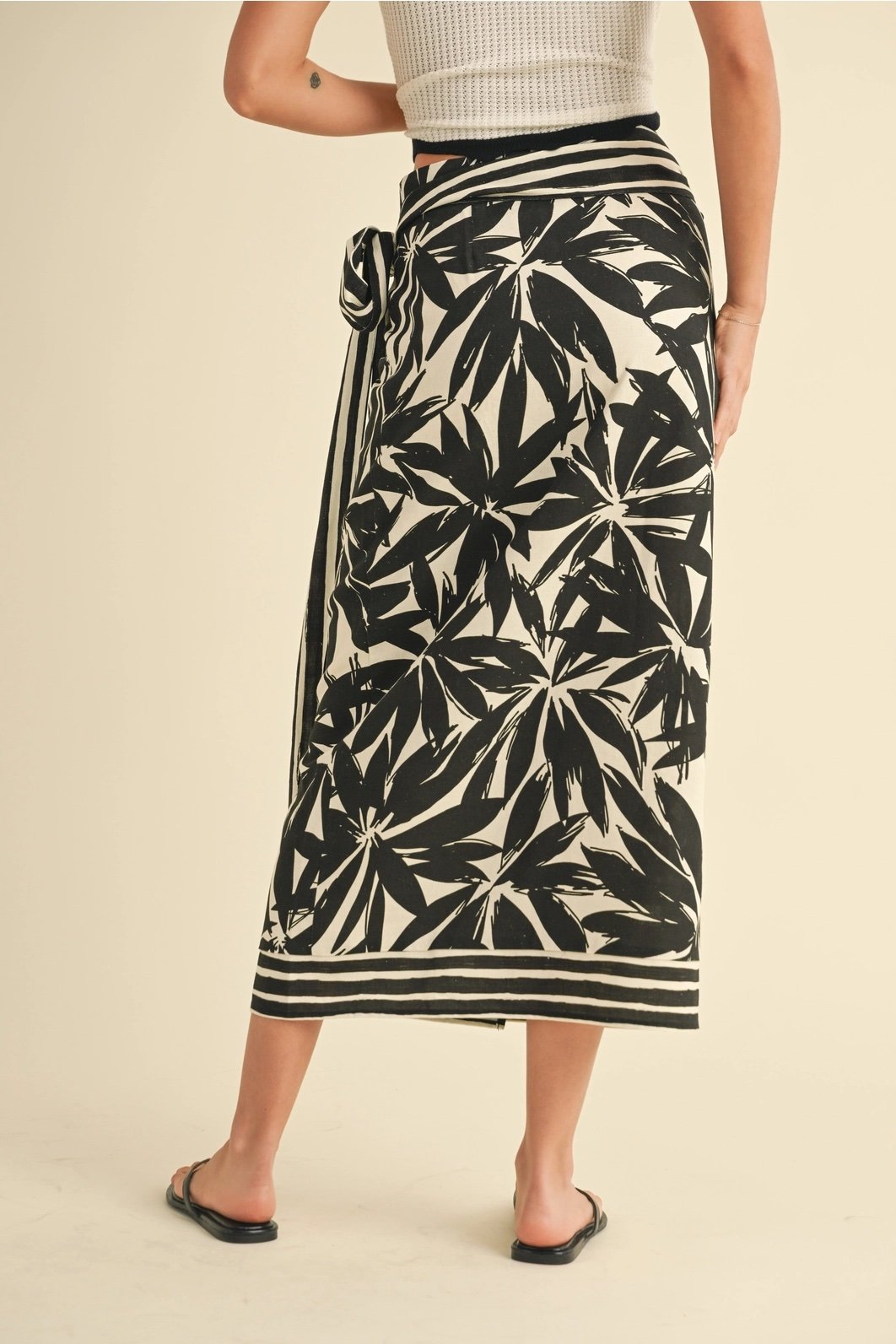 black and white linen skirt