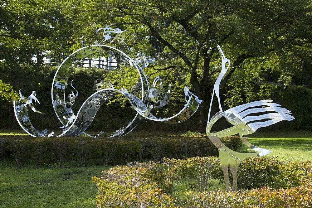 22.a-Ono-Dreams-2012.-Stainless-steel-4.1-x-5.2-x-4.6-m-x.jpg