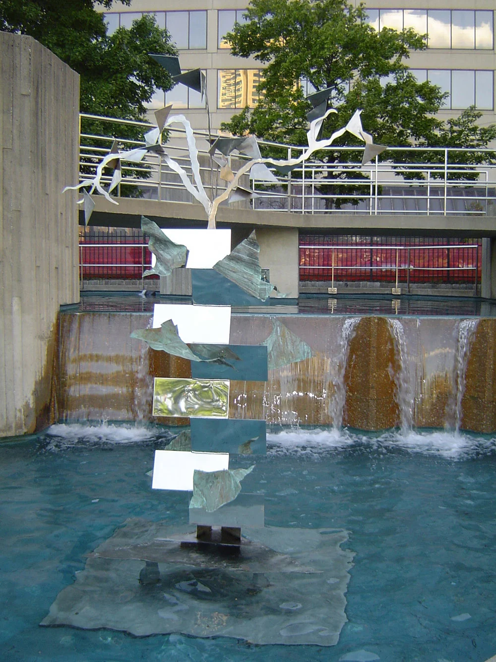 1.a-Ono-Joy-2006.-Steel-245.1-x-83.8-x-53.3-cm-x.jpg