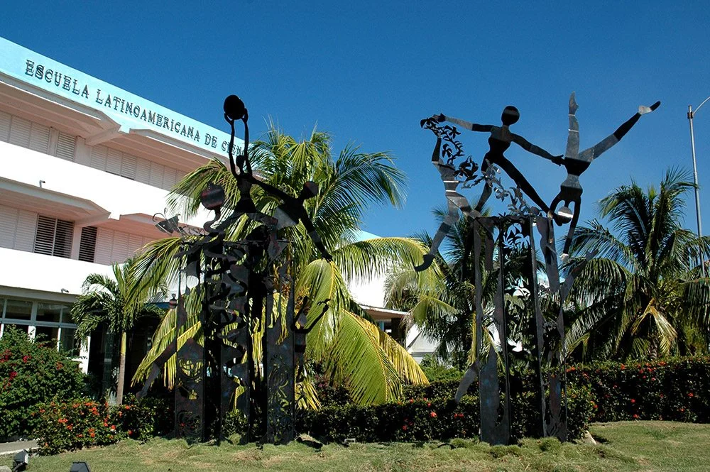 9.a-Ono-Dreams-2003.-Painted-steel-2-sculptures-442-x-259-x-79-cm.-and-451.1-x-289.6-x-79-cm-x.jpg