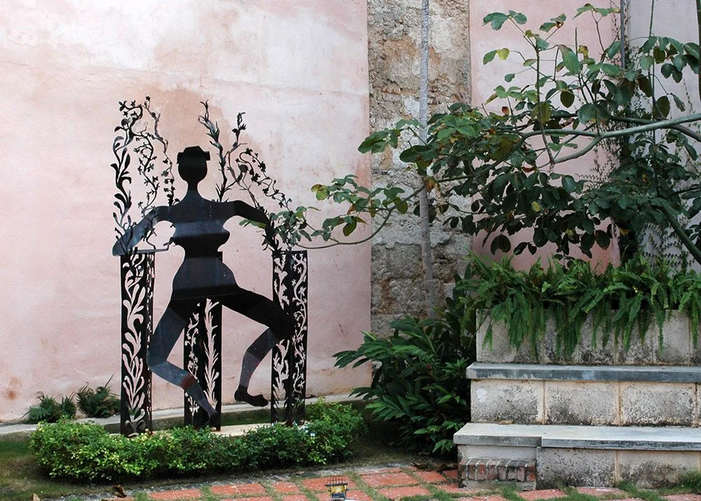 11.a-Ono-Dancing-Peasant-2002.-Steel-266.7-x-106.7-x-61-cm-x.jpg