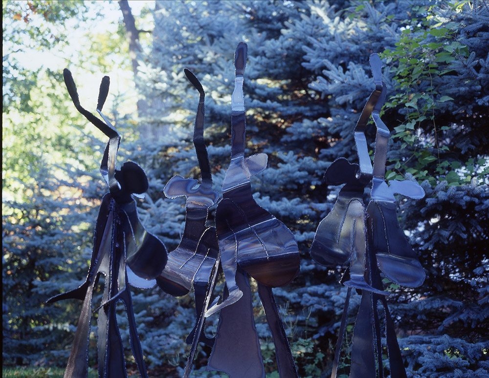 14.b-Ono-To-Sky-Aspirations-2001.-Steel-274.3-x-182.9-x-61-cm-x.jpg