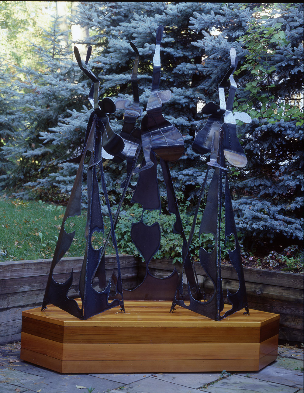 14.a-Ono-To-Sky-Aspirations-2001.-Steel-274.3-x-182.9-x-61-cm-x.jpg