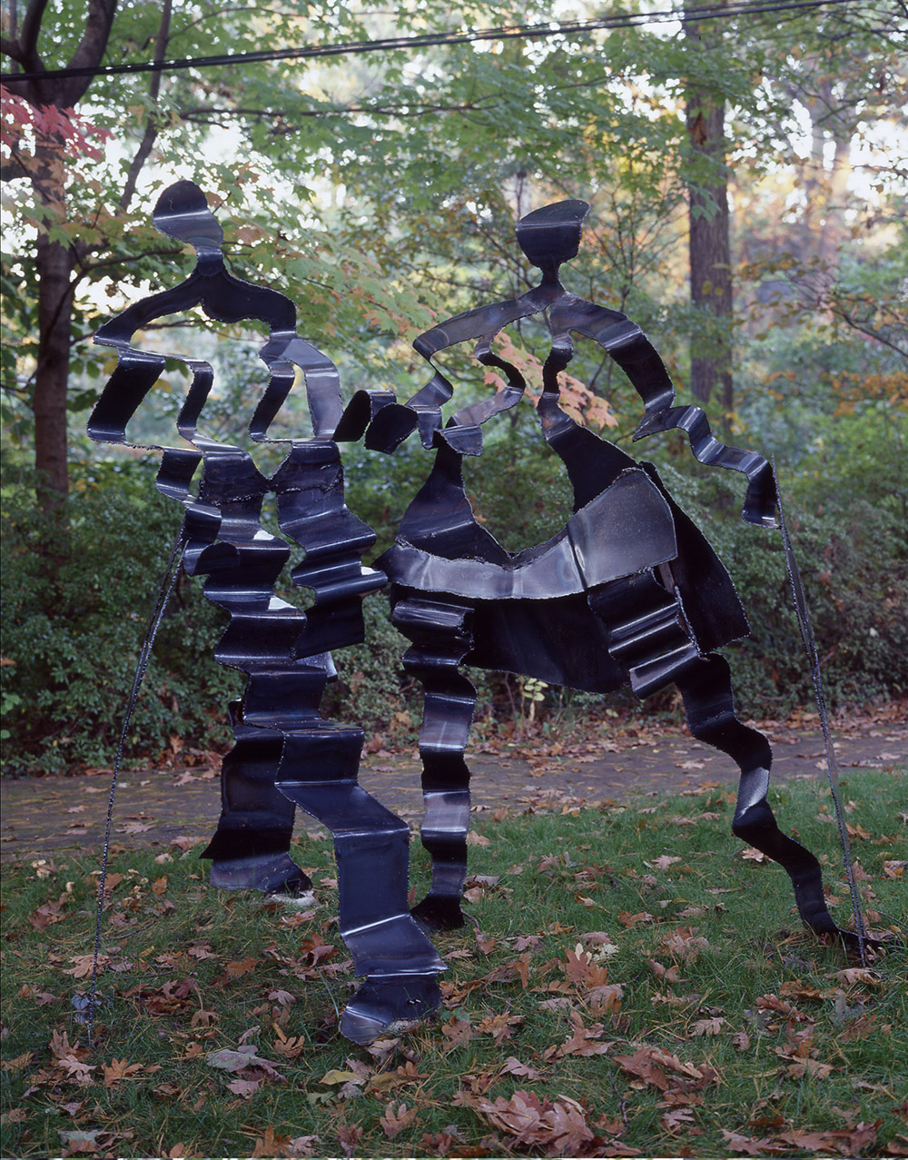 13.a-Ono-Dancing-1999.-Steel-213.4-x-182.9-x-76.2-cm-x.jpg