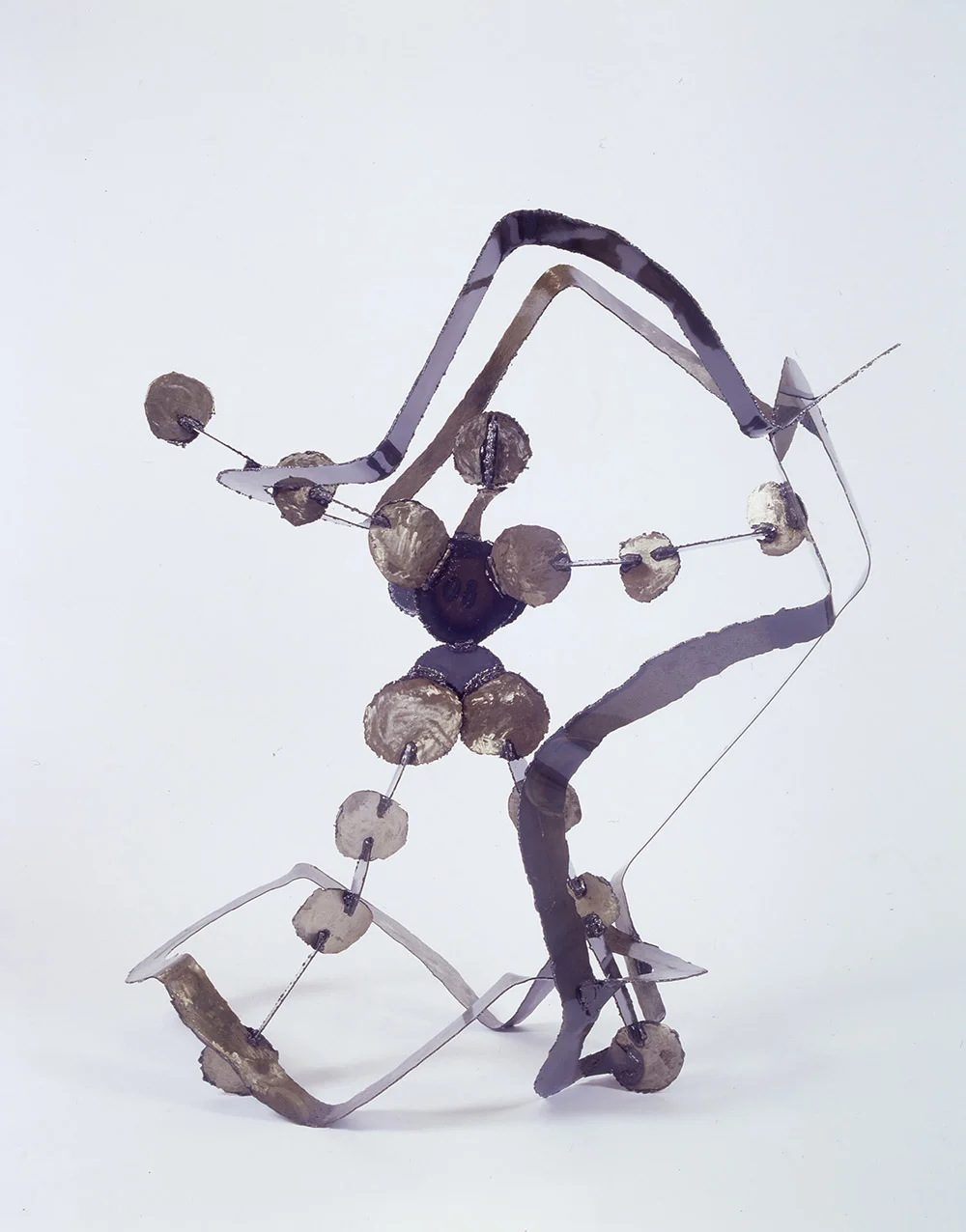 15.a-Ono-Struggle-1998.-Steel-146.3-x-149.4-x-100.6-cm-x.jpg