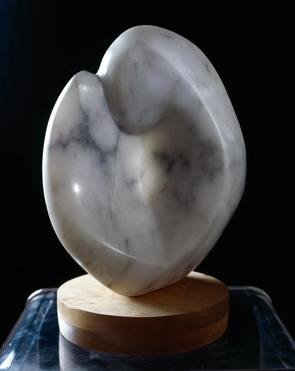 22.a-Ono-Love-1987.-Alabaster-33-x-25.4-x-15.2-cm-x.jpg