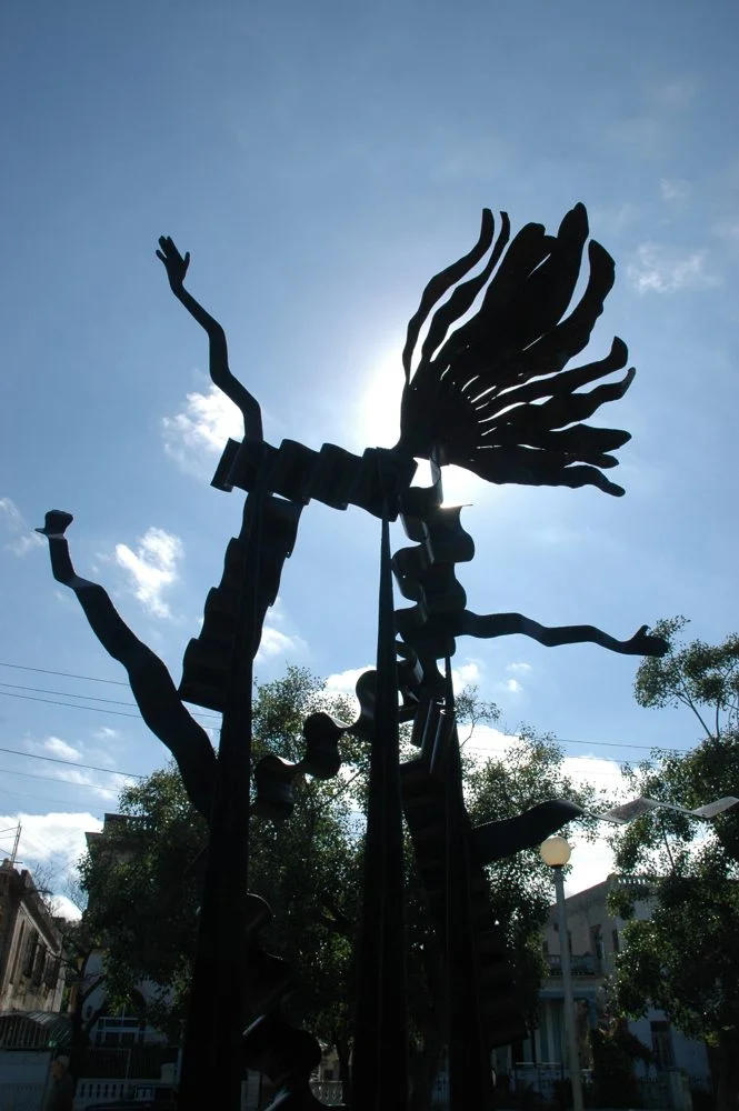 Ecstasy-of-Love-2003.-Mild-Steel-9.4-ft-x-4ft-x-9.11ft-or-1.27m-x-2.85m-x-3.3m.jpg