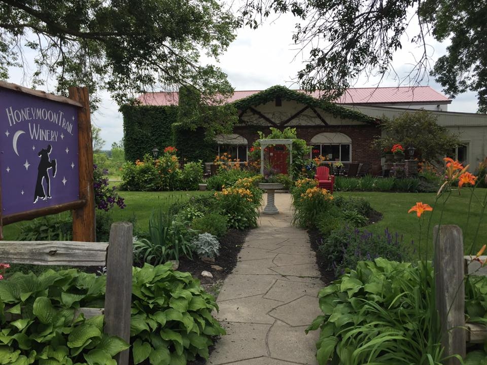HoneymoonTrailWinery.jpg