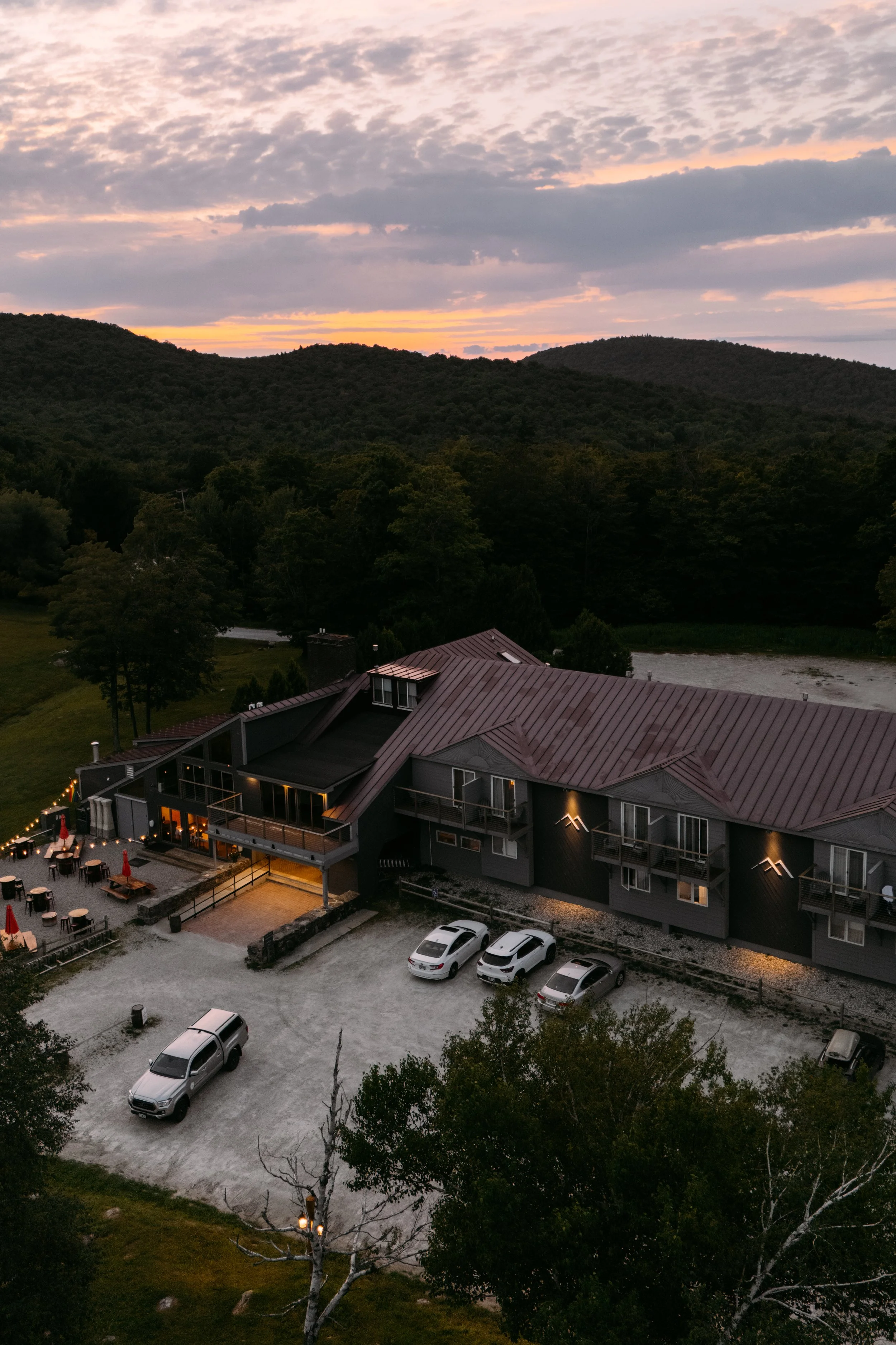 Drone_MountainInn_KillingtonVT_PeteCurialle_0305.jpg