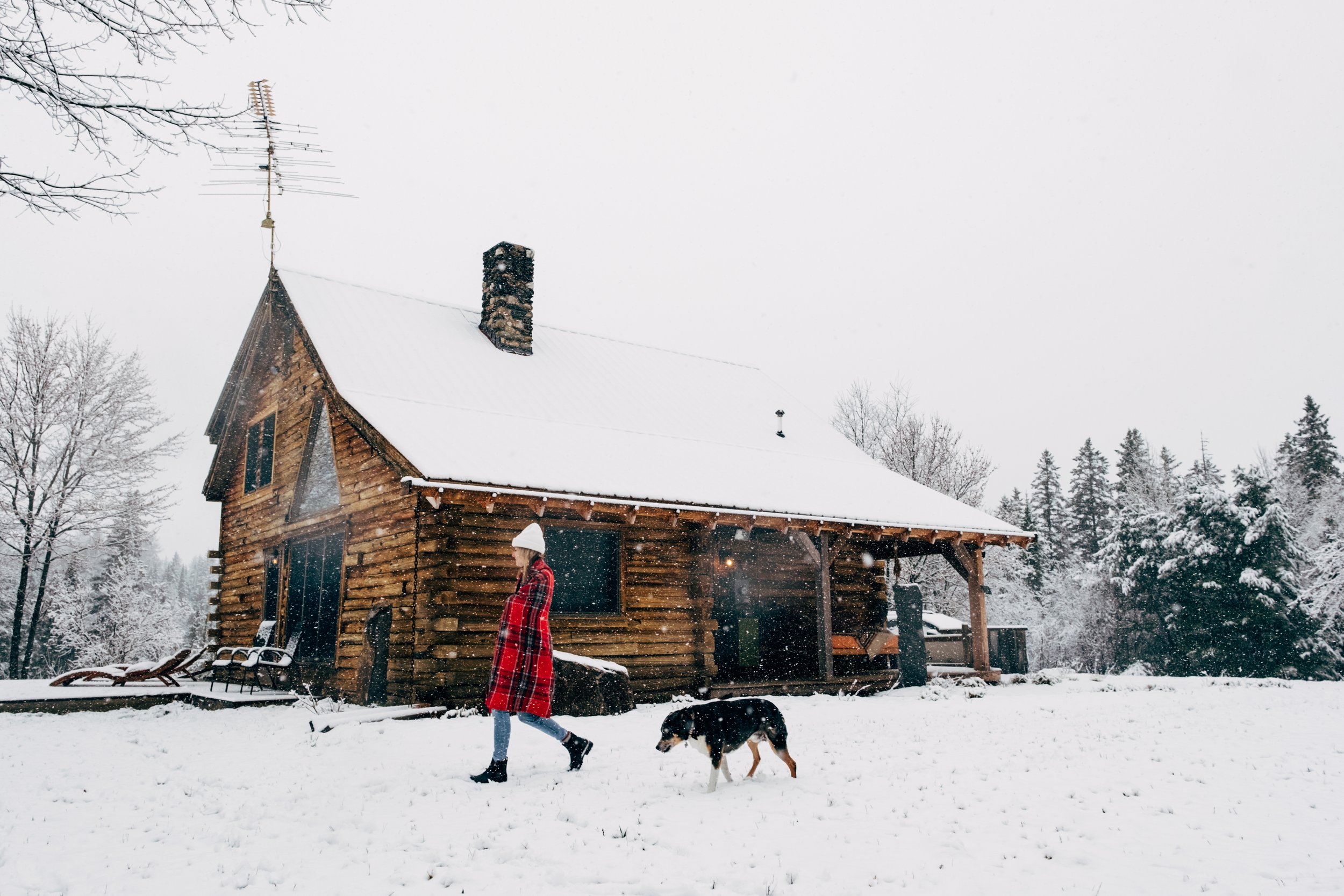 Exterior_CirceAndHareLodge_GreensboroVT_PeteCurialle_0139.jpg