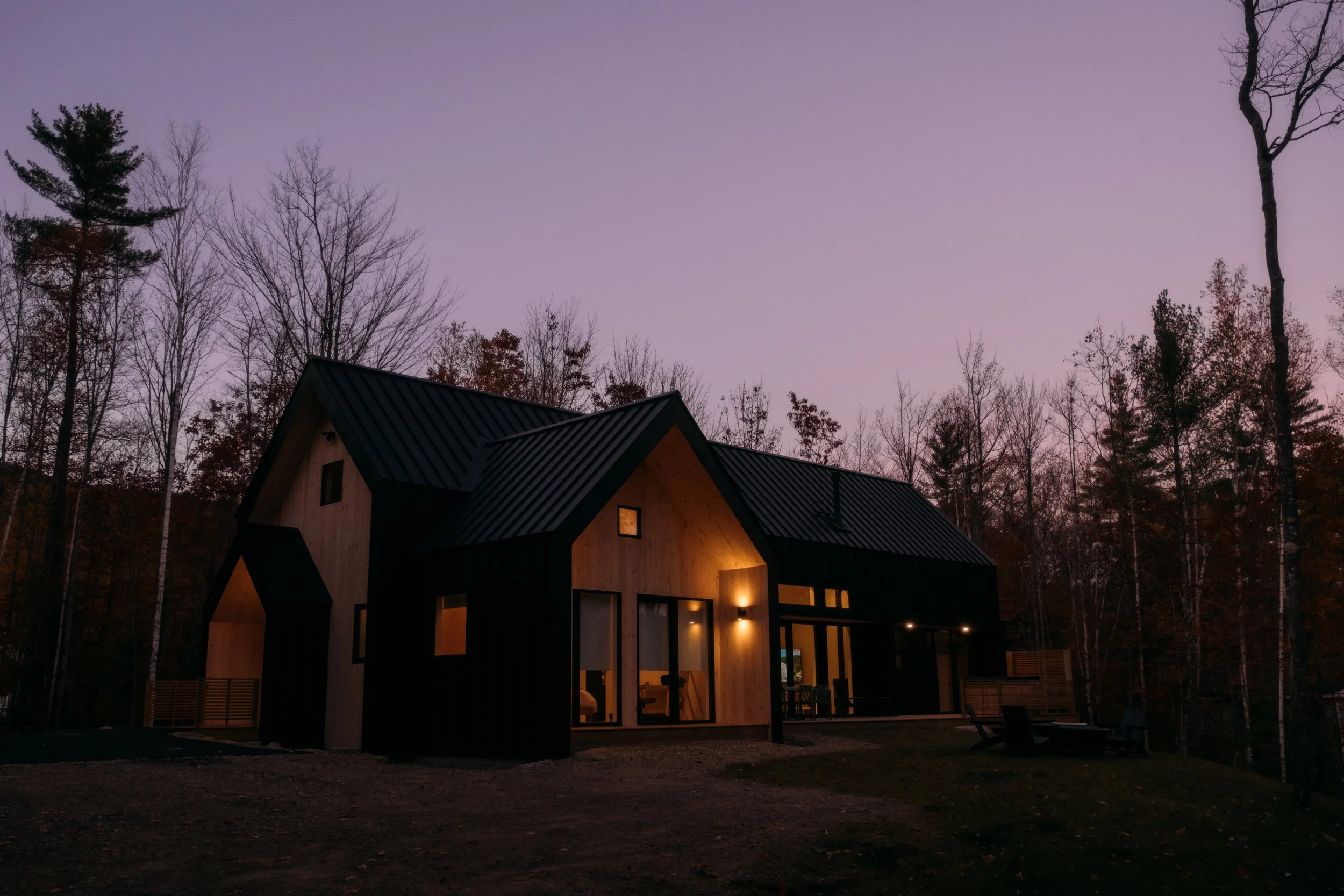 Exterior_HavartiHaus_ThorntonNH_PeteCurialle_3248.jpg