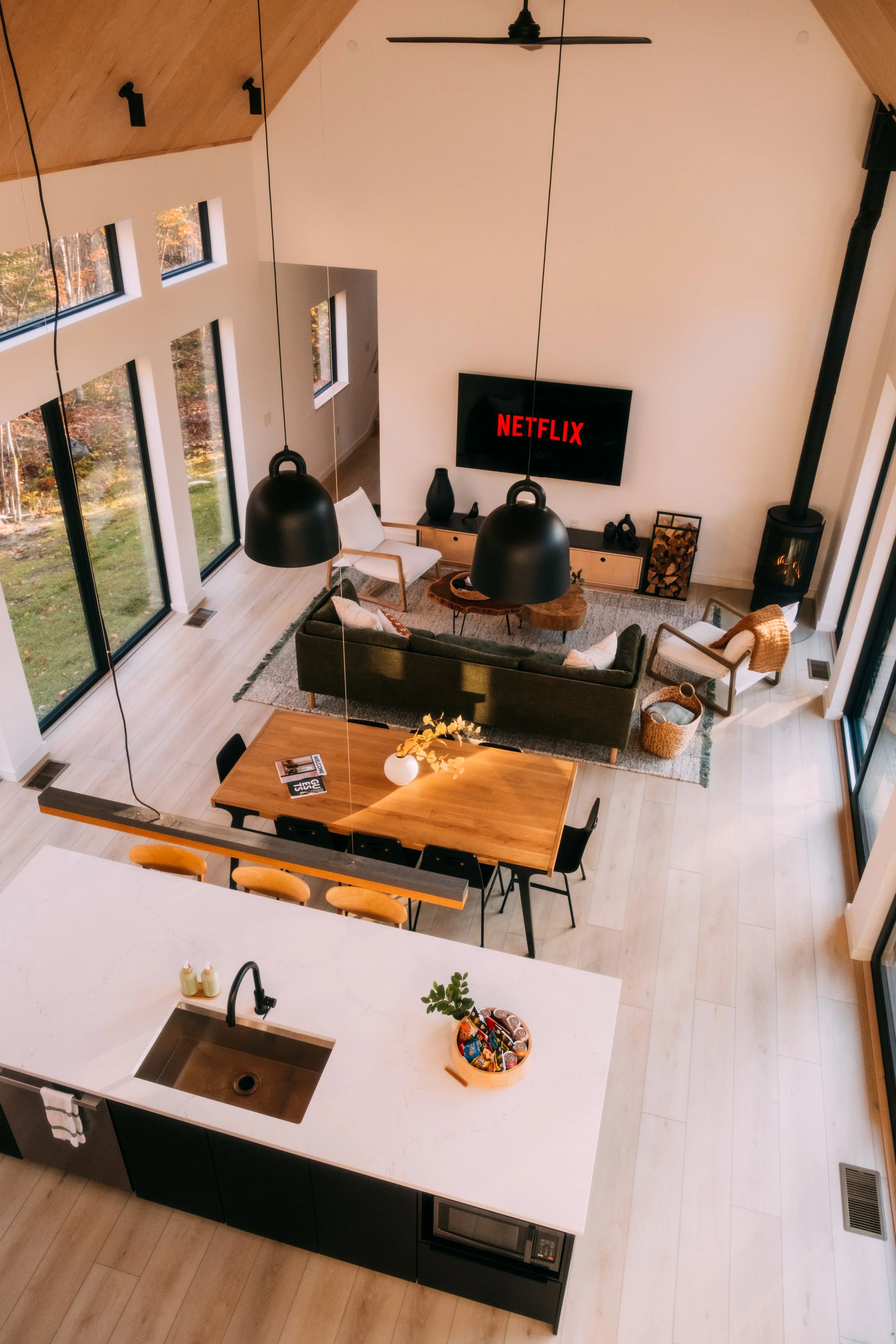 Interior_HavartiHaus_ThorntonNH_PeteCurialle_2412.jpg