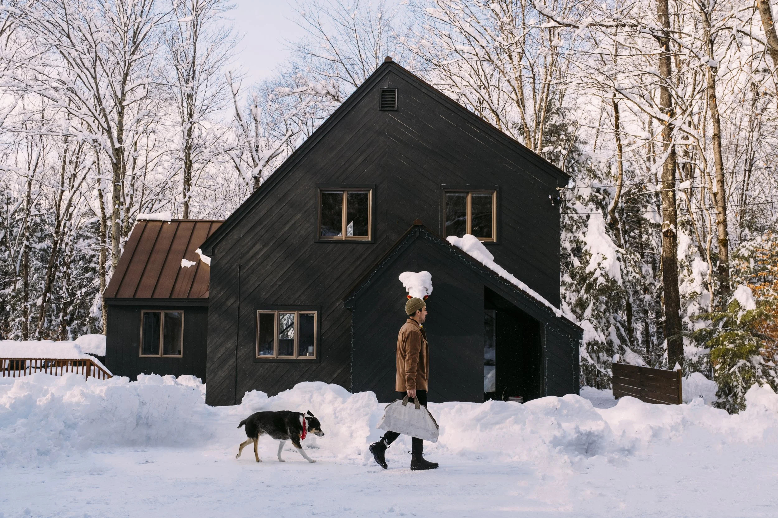 Exterior_GreenTreeCabin_WinhallVT_PeteCurialle_4415_Ranger.jpg