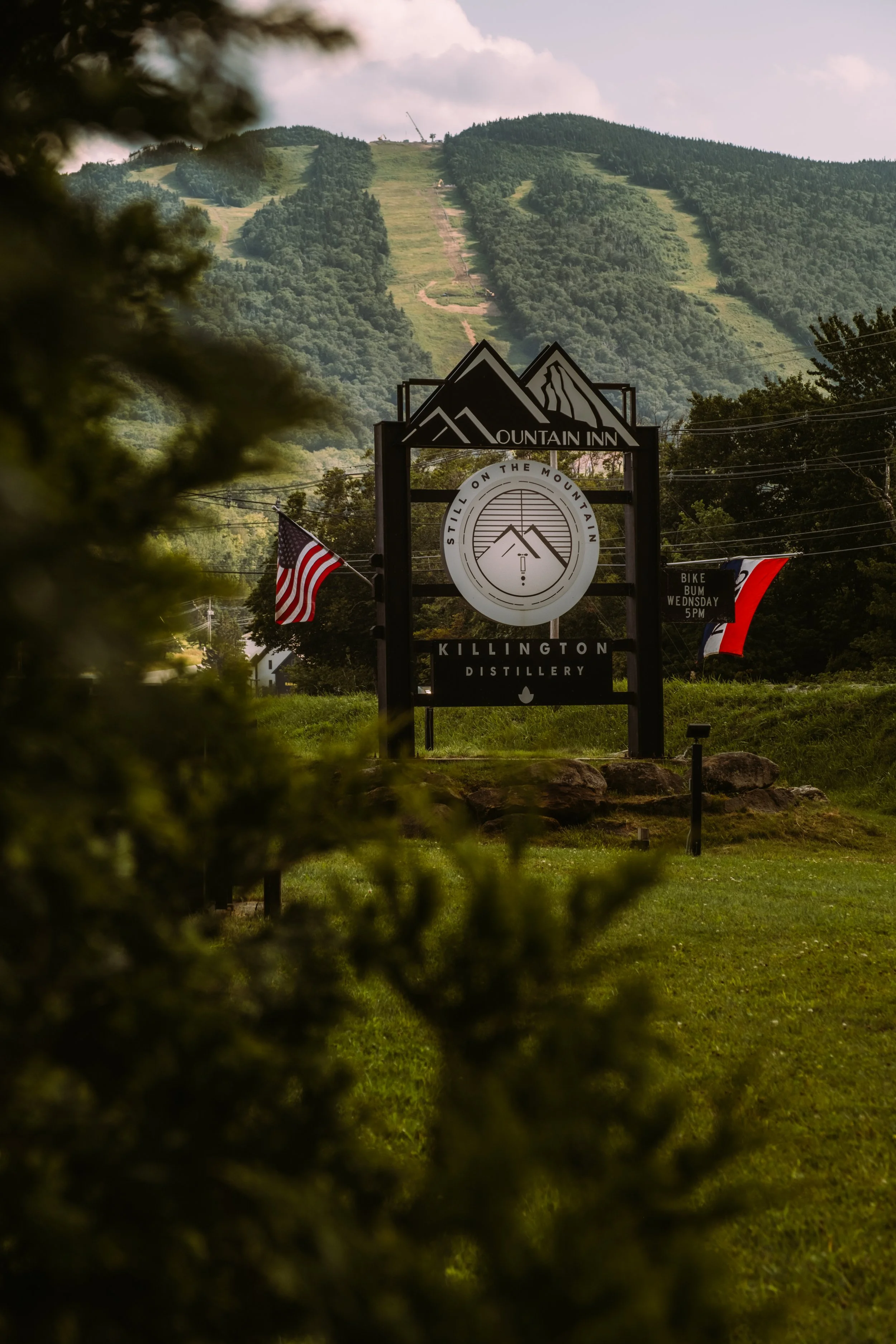 Exterior_MountainInn_KillingtonVT_PeteCurialle_9967.jpg