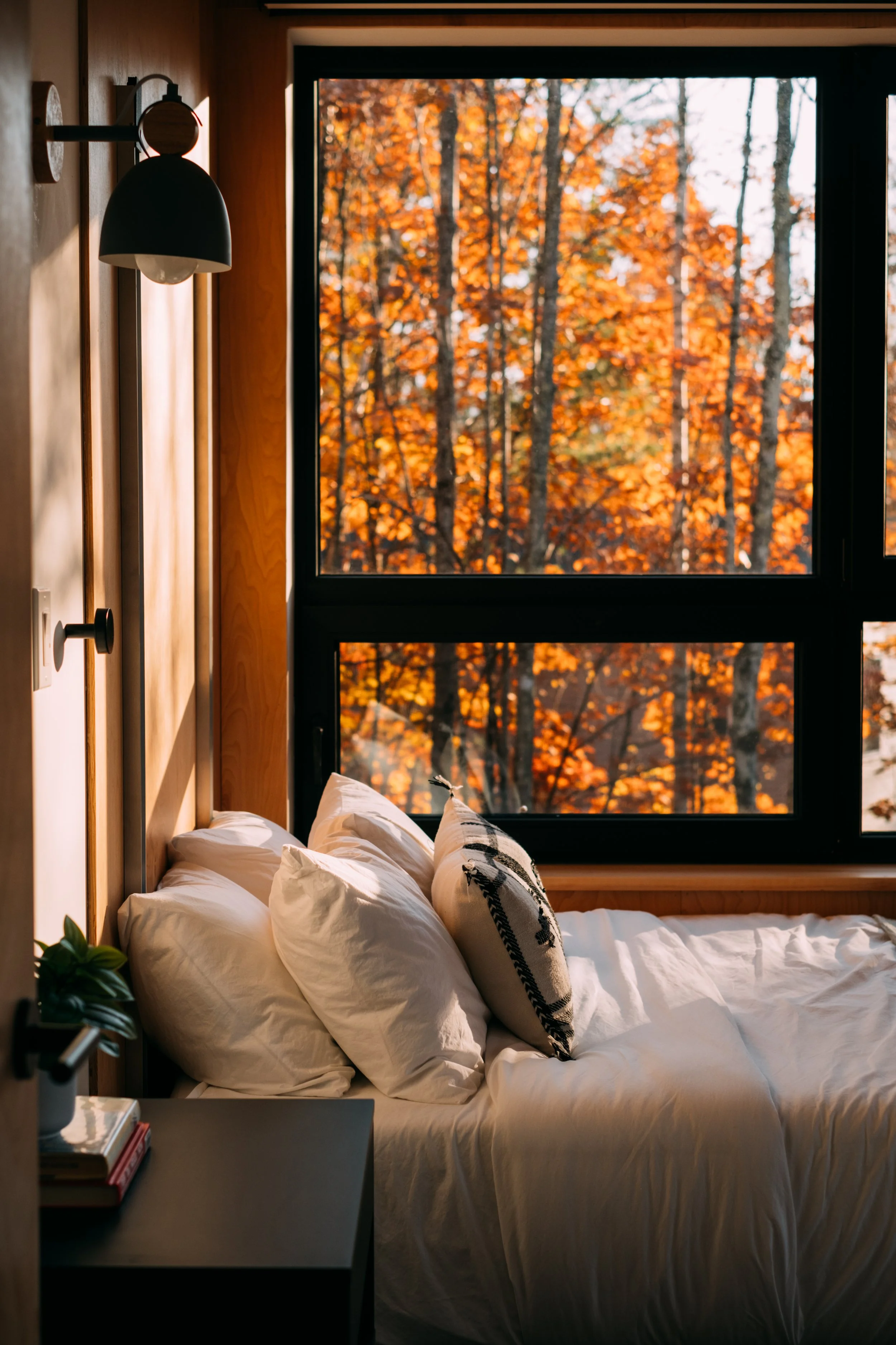 Bedrooms_HavartiHaus_ThorntonNH_PeteCurialle_3316.jpg