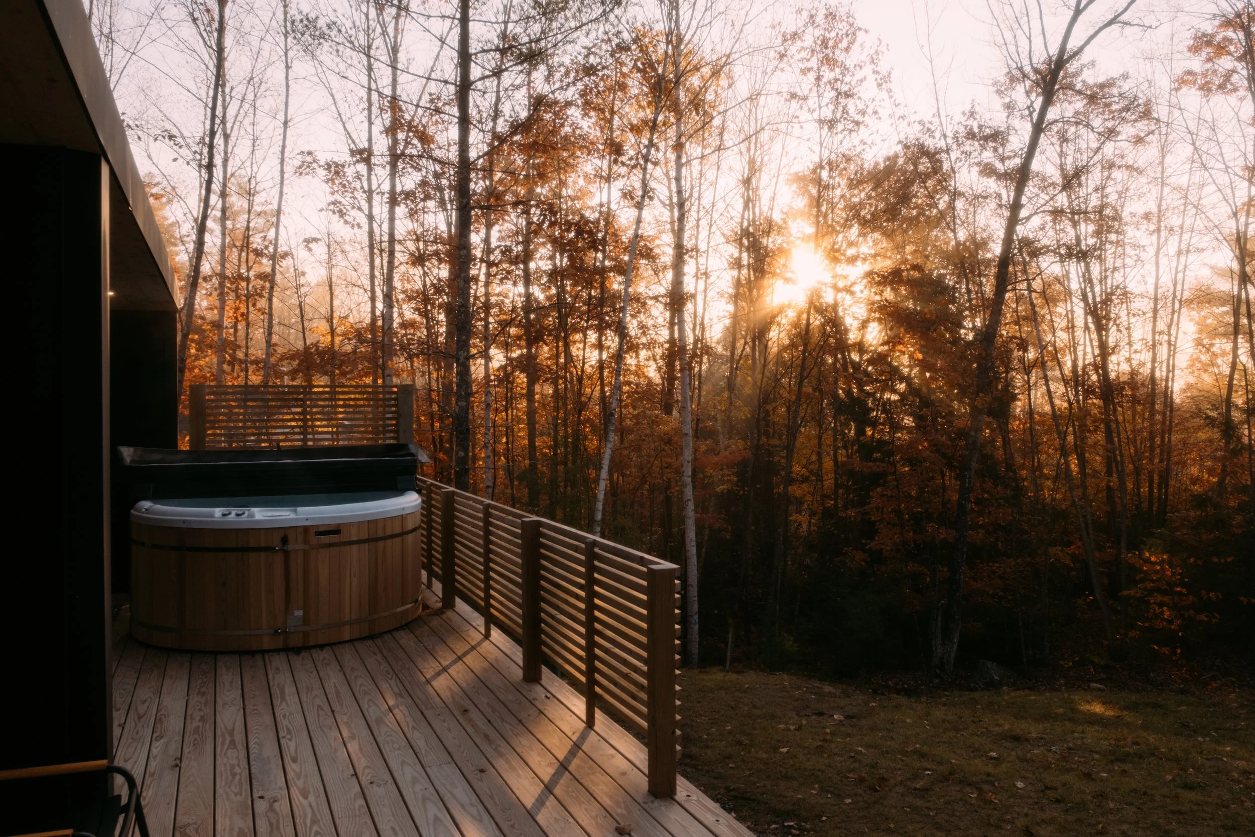 Exterior_HavartiHaus_ThorntonNH_PeteCurialle_3259.jpg