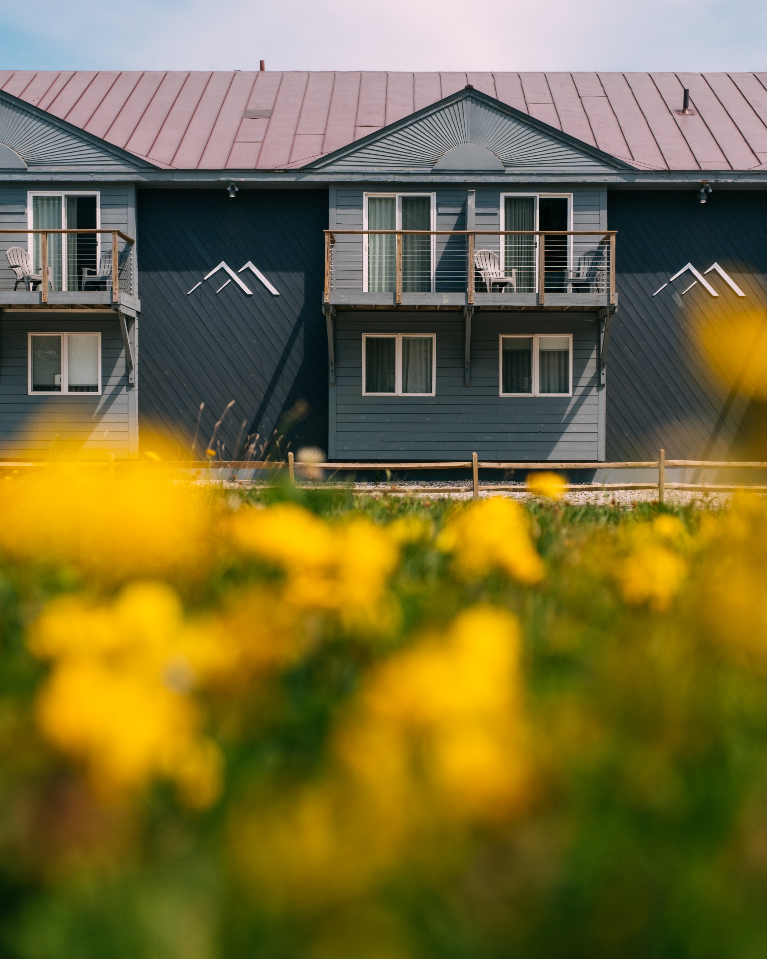 Exterior_MountainInn_KillingtonVT_PeteCurialle_9511.jpg