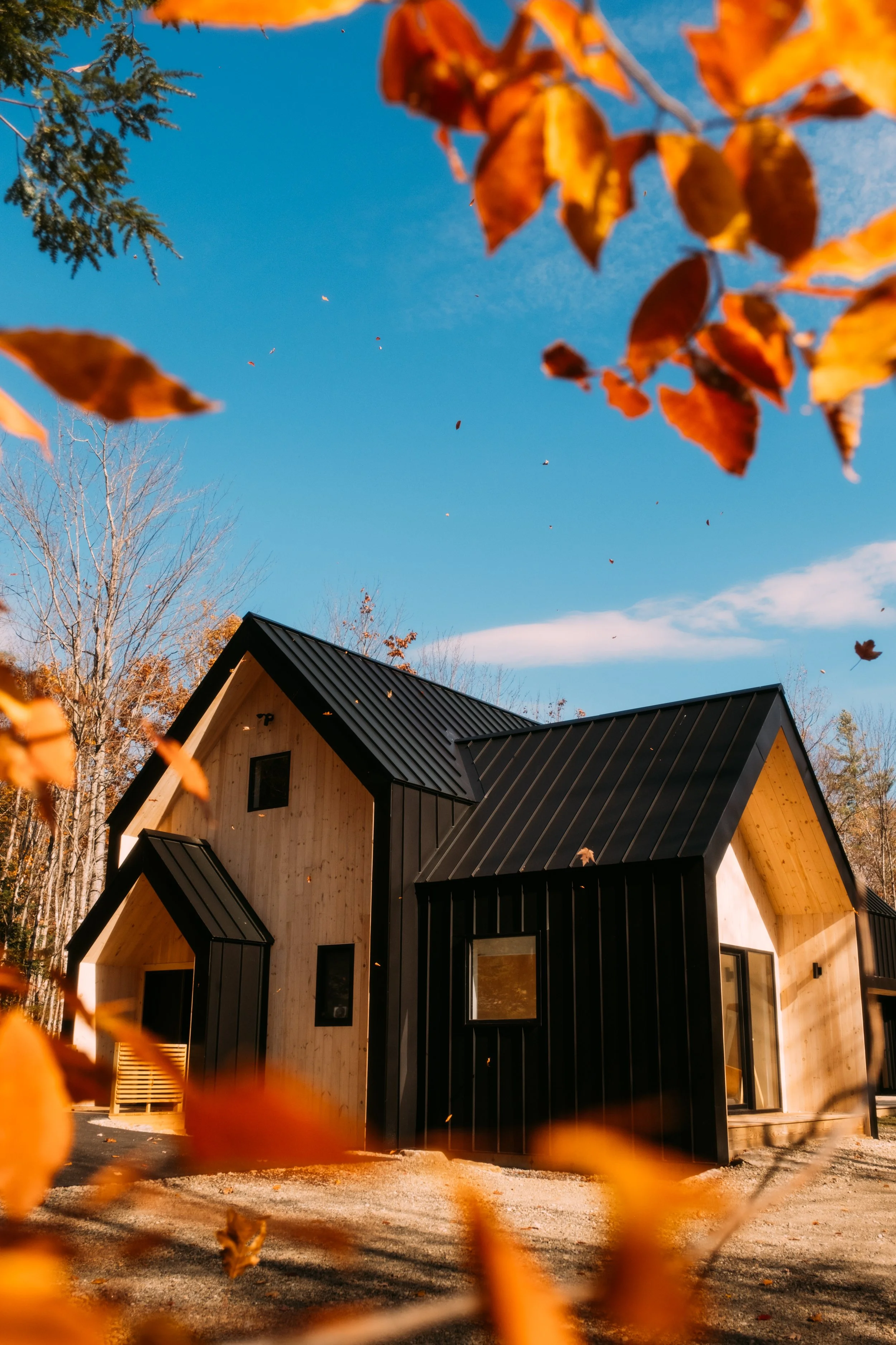Exterior_HavartiHaus_ThorntonNH_PeteCurialle_2869.jpg