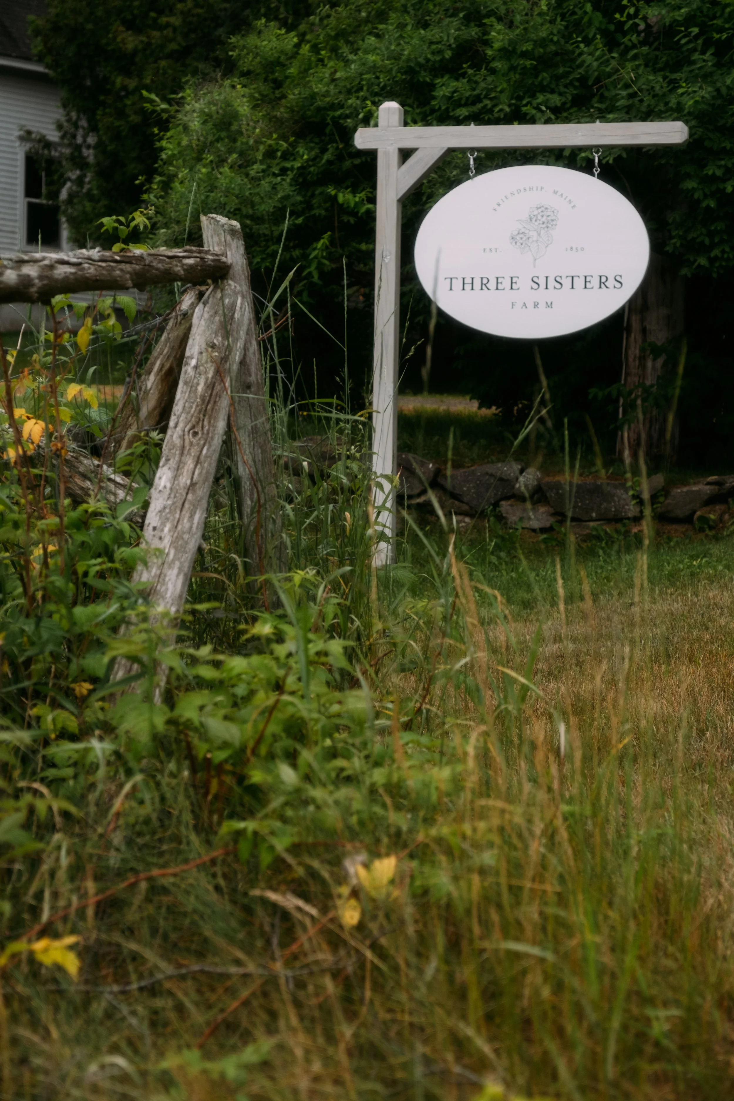 Exterior_ThreeSistersFarm_FriendshipME_PeteCurialle_8081.jpg