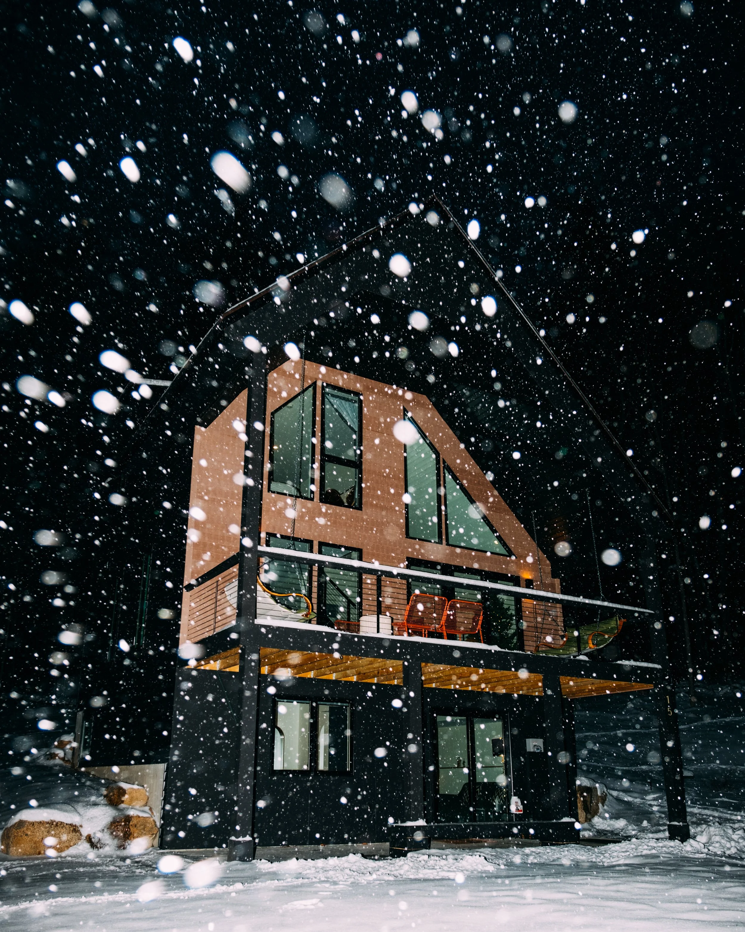 Exterior_LaBelleCabin_CamptonNH_PeteCurialle_8083.jpg