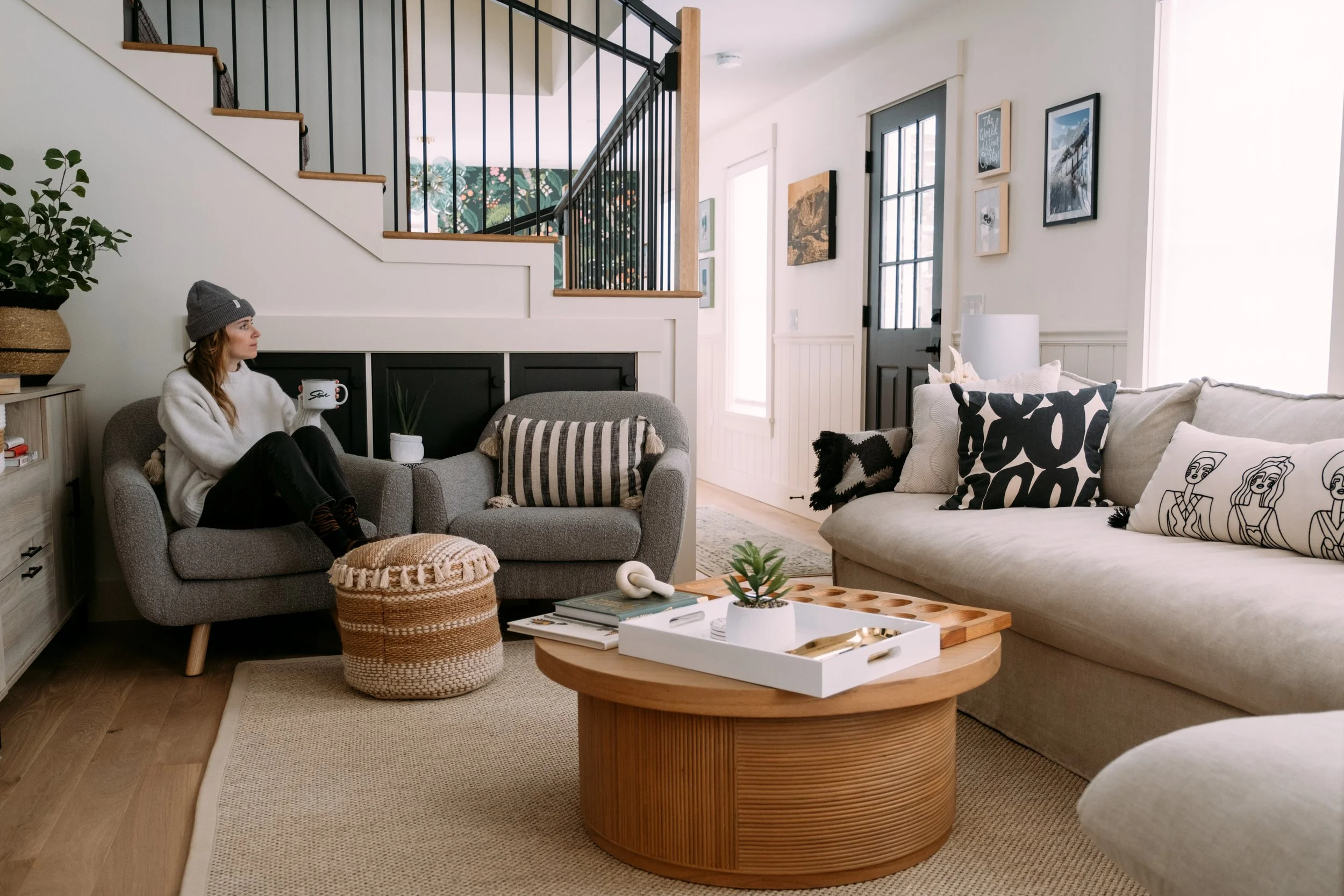 Downstairs_MileAwayStoweVT_PeteCurialle_8010.jpg