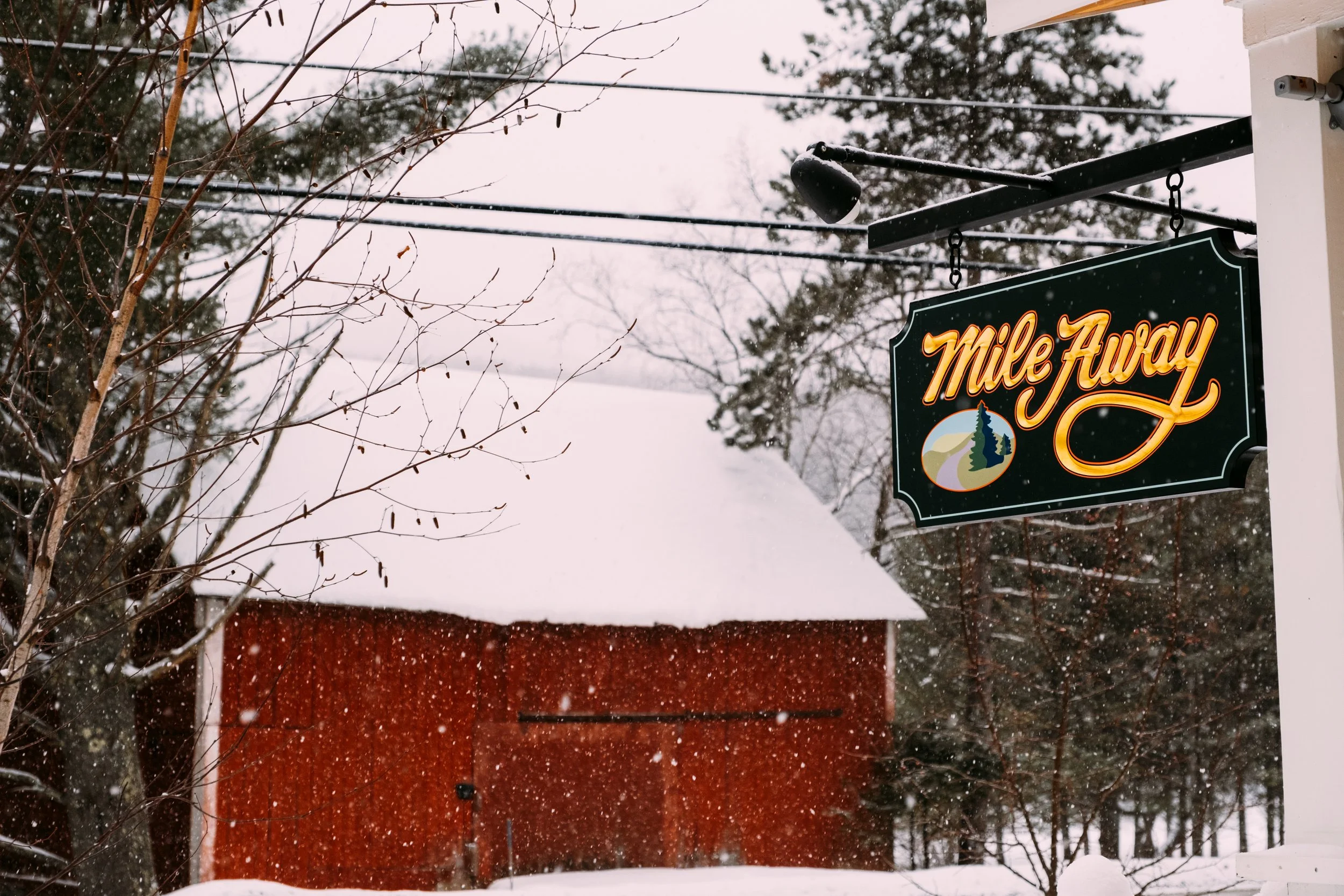 Exterior_MileAwayStoweVT_PeteCurialle_8929.jpg