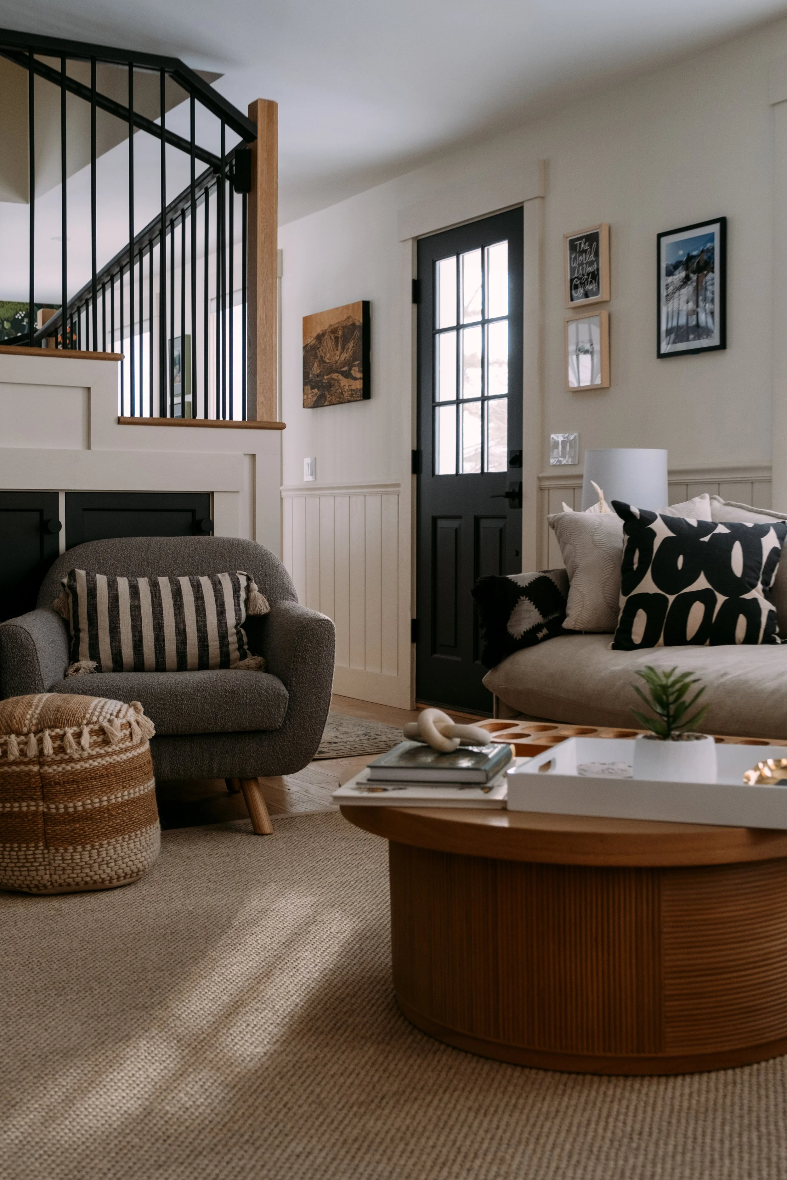 Downstairs_MileAwayStoweVT_PeteCurialle_7860.jpg