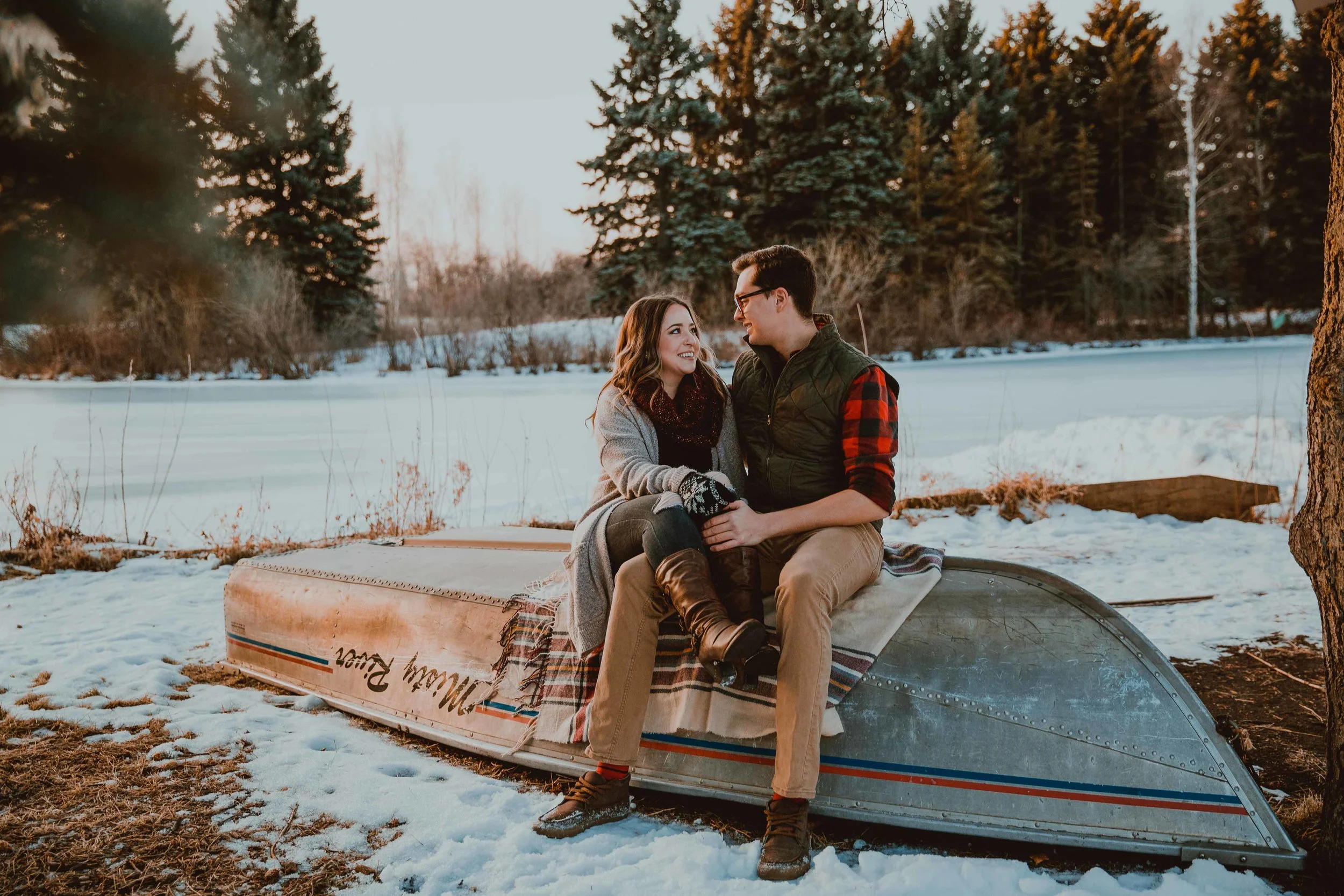 GH Photography Sunrise Hawrelak Park Engagement Session-1.jpg