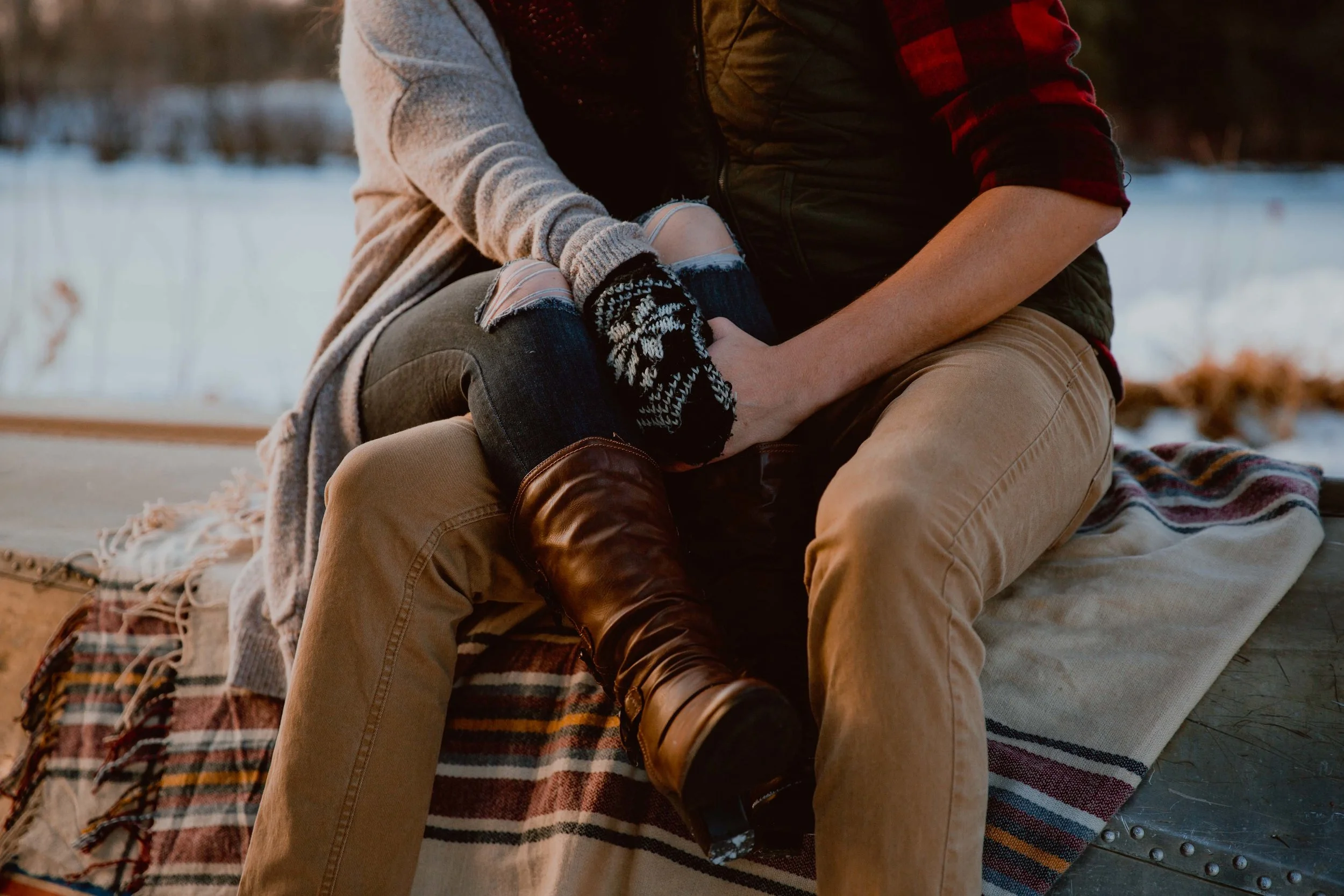 GH Photography Sunrise Hawrelak Park Engagement Session-4.jpg