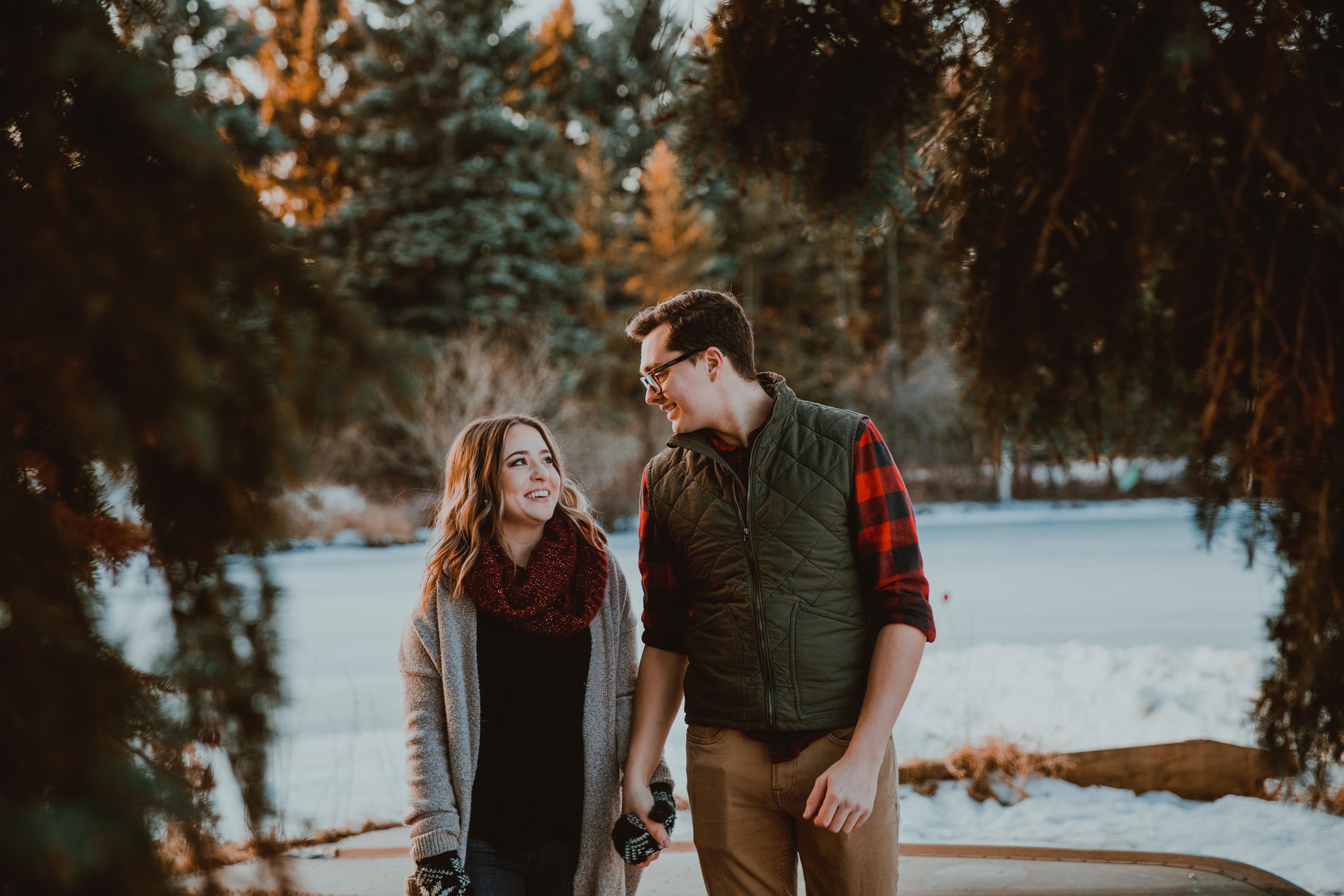 GH Photography Sunrise Hawrelak Park Engagement Session-12.jpg