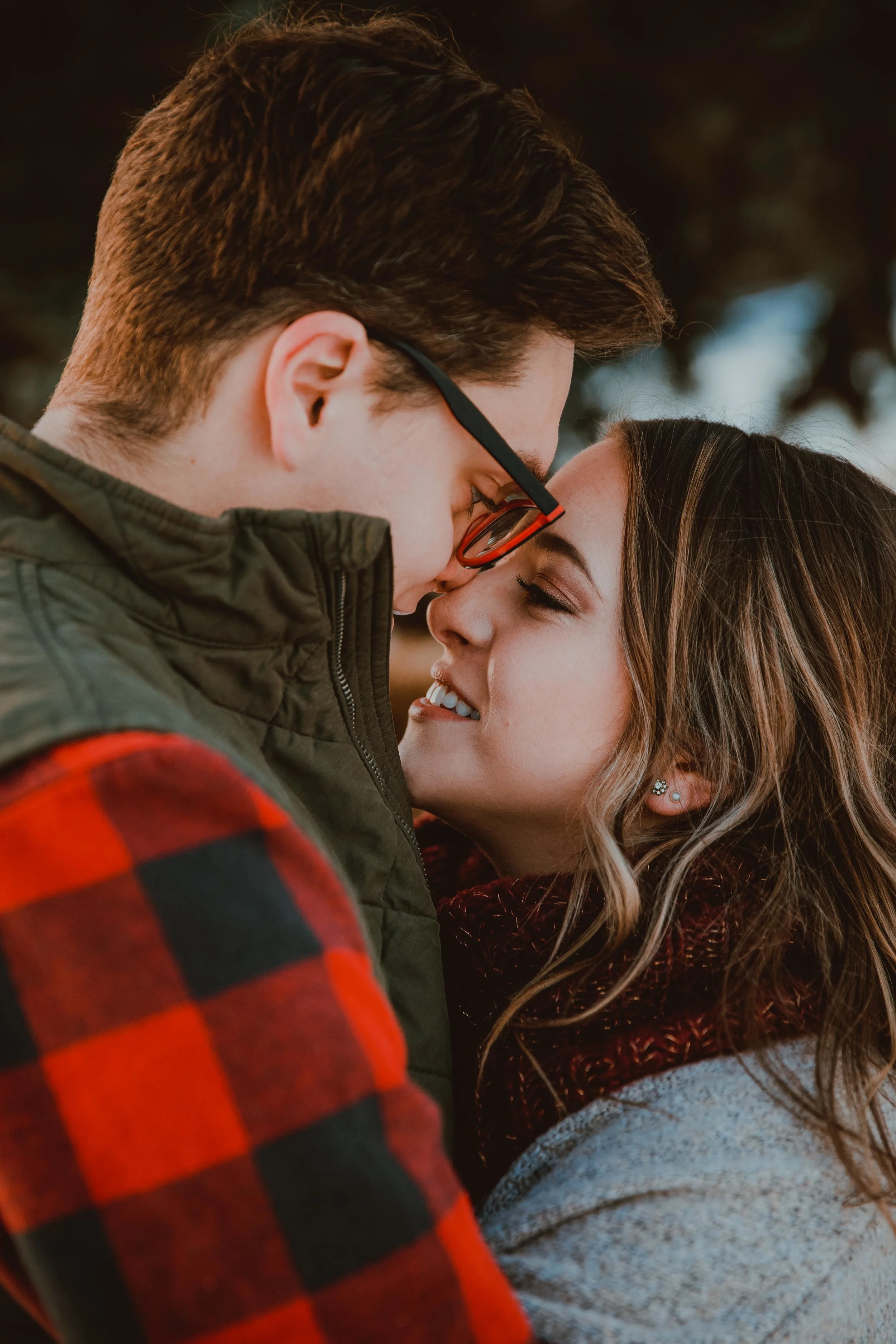 GH Photography Sunrise Hawrelak Park Engagement Session-28.jpg