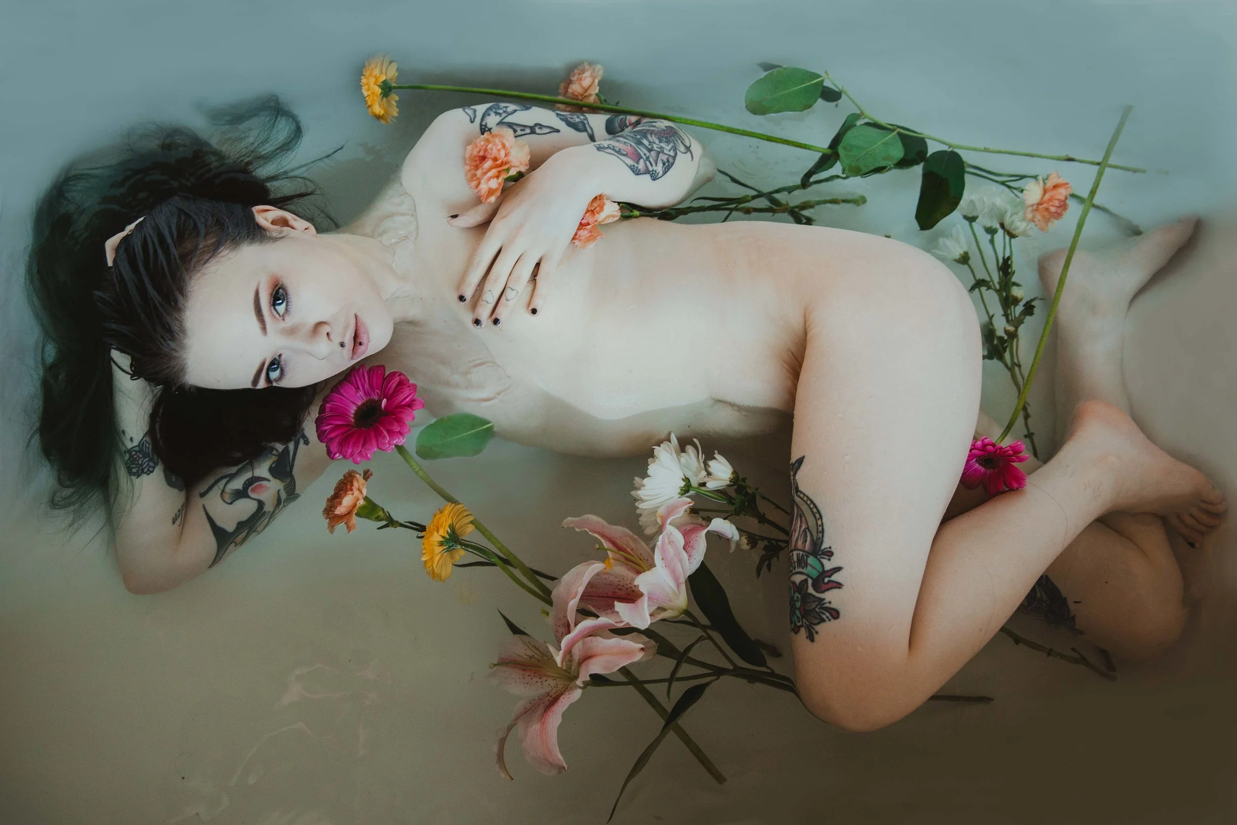 GH Photography Edmonton Boudoir Bathtub Session-6.jpg
