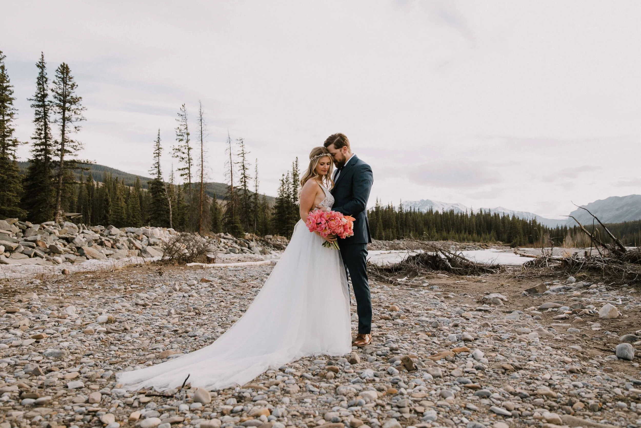 GH Photography Creek Side Mountain Elopement Wedding Photos-5.jpg